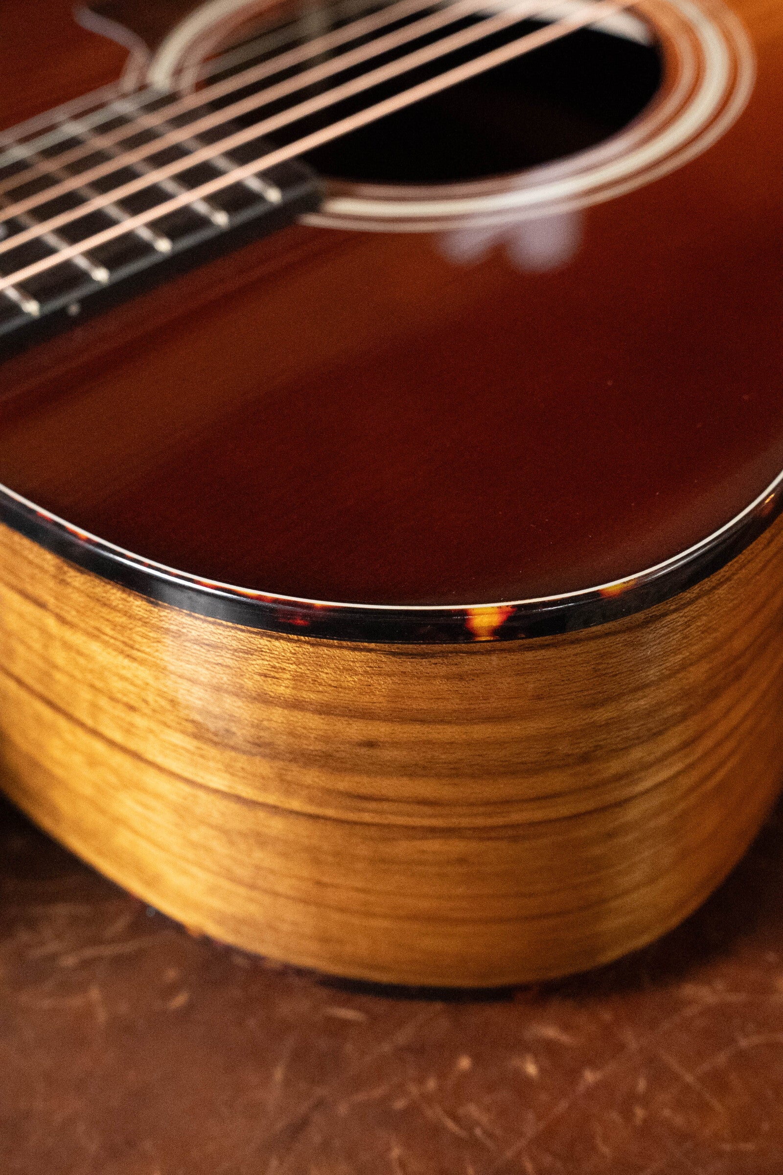 Eastman AC222CE-DLX-GB Sitka/Ovangkol Goldburst Cutaway Grand Auditorium Guitar w/Fishman Pickup #2721