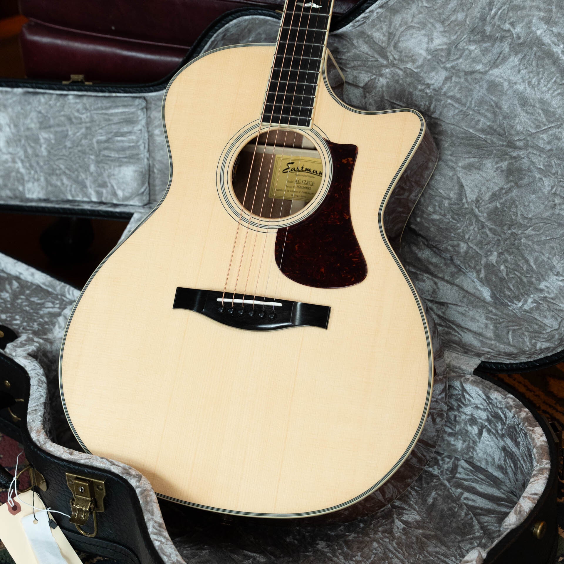 Eastman AC322CE Sitka/Mahogany Cutaway Grand Auditorium Guitar w/LR Baggs Pickup #6892