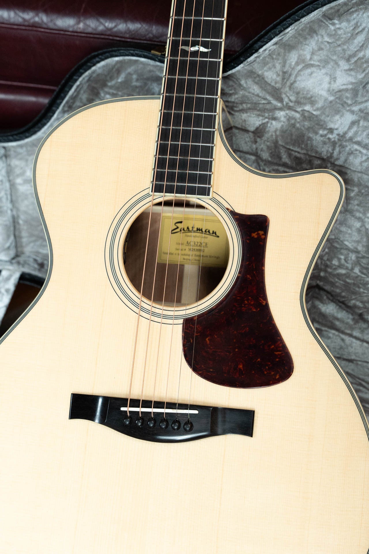Eastman AC322CE Sitka/Mahogany Cutaway Grand Auditorium Guitar w/LR Baggs Pickup #6892