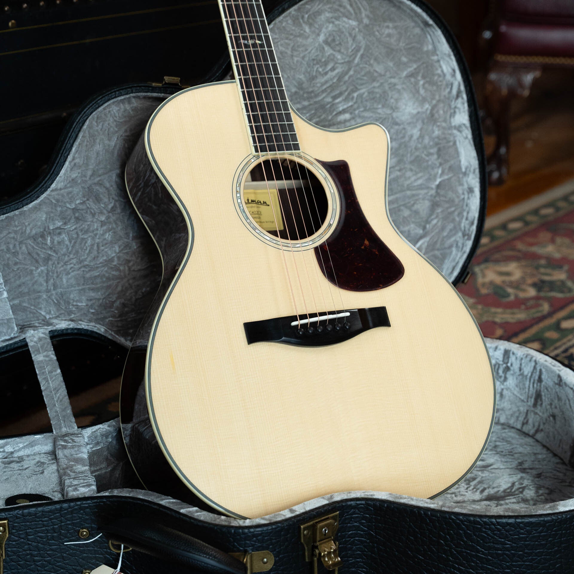 Eastman AC422CE Sitka/Rosewood Cutaway Grand Auditorium Guitar w/LR Baggs Pickup #1120