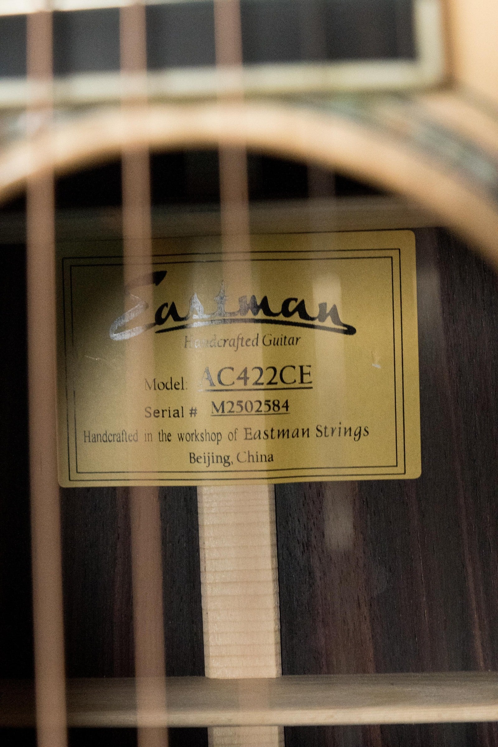 Eastman AC422CE Sitka/Rosewood Cutaway Grand Auditorium Guitar w/LR Baggs Pickup #2584