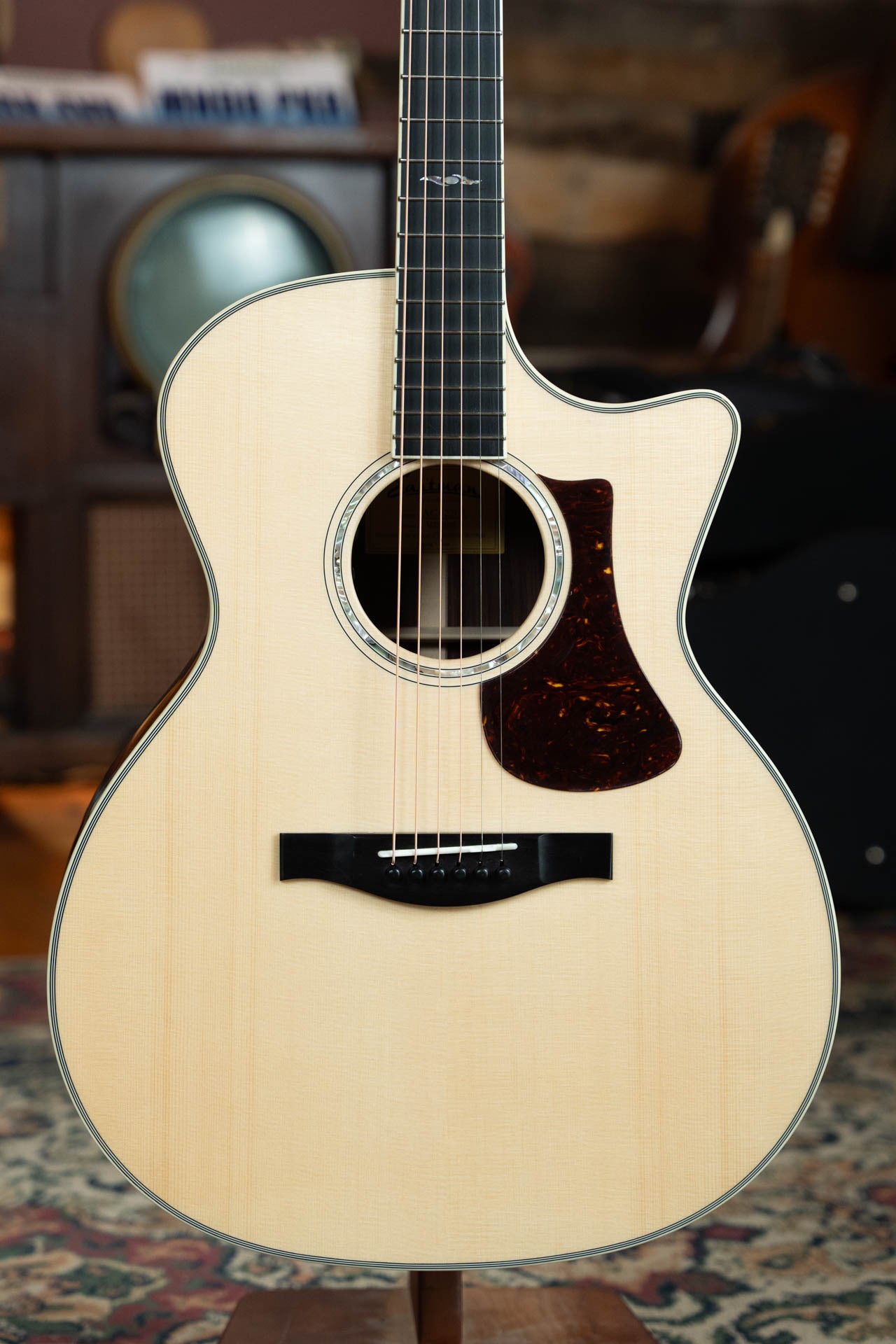 Eastman AC422CE Sitka/Rosewood Cutaway Grand Auditorium Guitar w/LR Baggs Pickup #3261