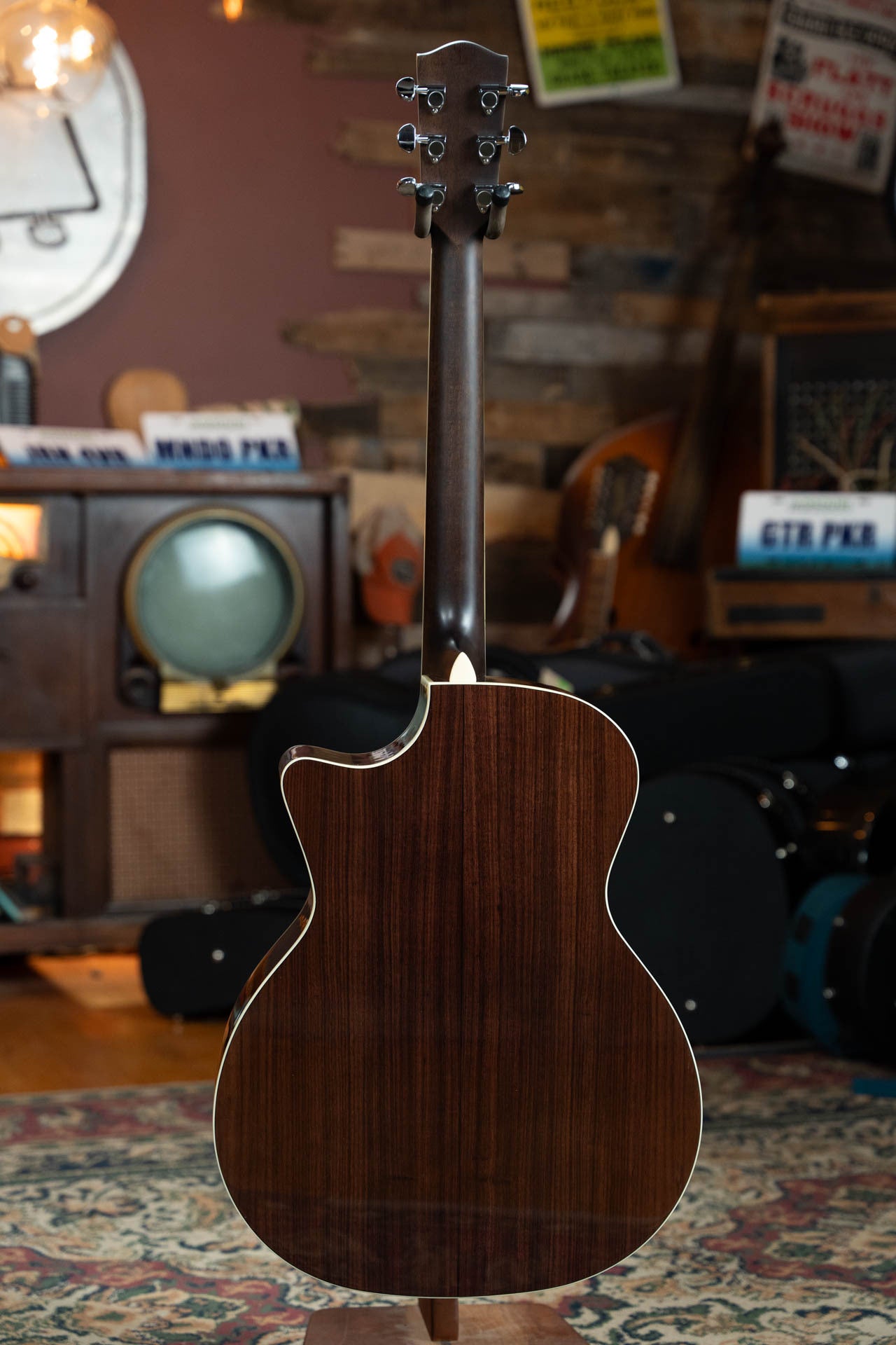Eastman AC422CE Sitka/Rosewood Cutaway Grand Auditorium Guitar w/LR Baggs Pickup #3261