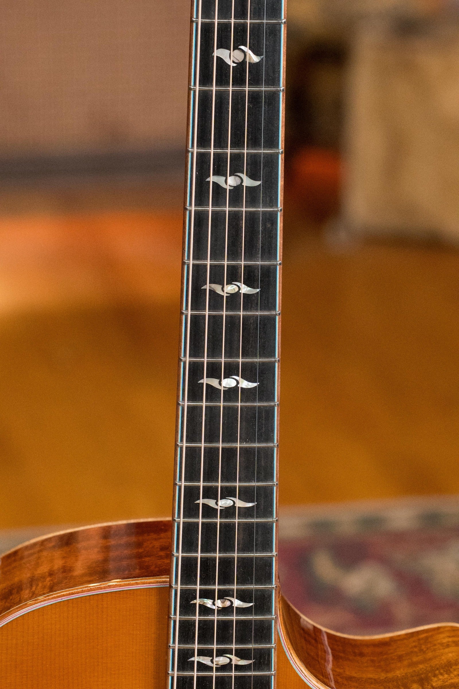 Eastman AC522CE-GB European Spruce/Mahogany Goldburst Grand Auditorium Guitar w/LR Baggs Pickup #3849