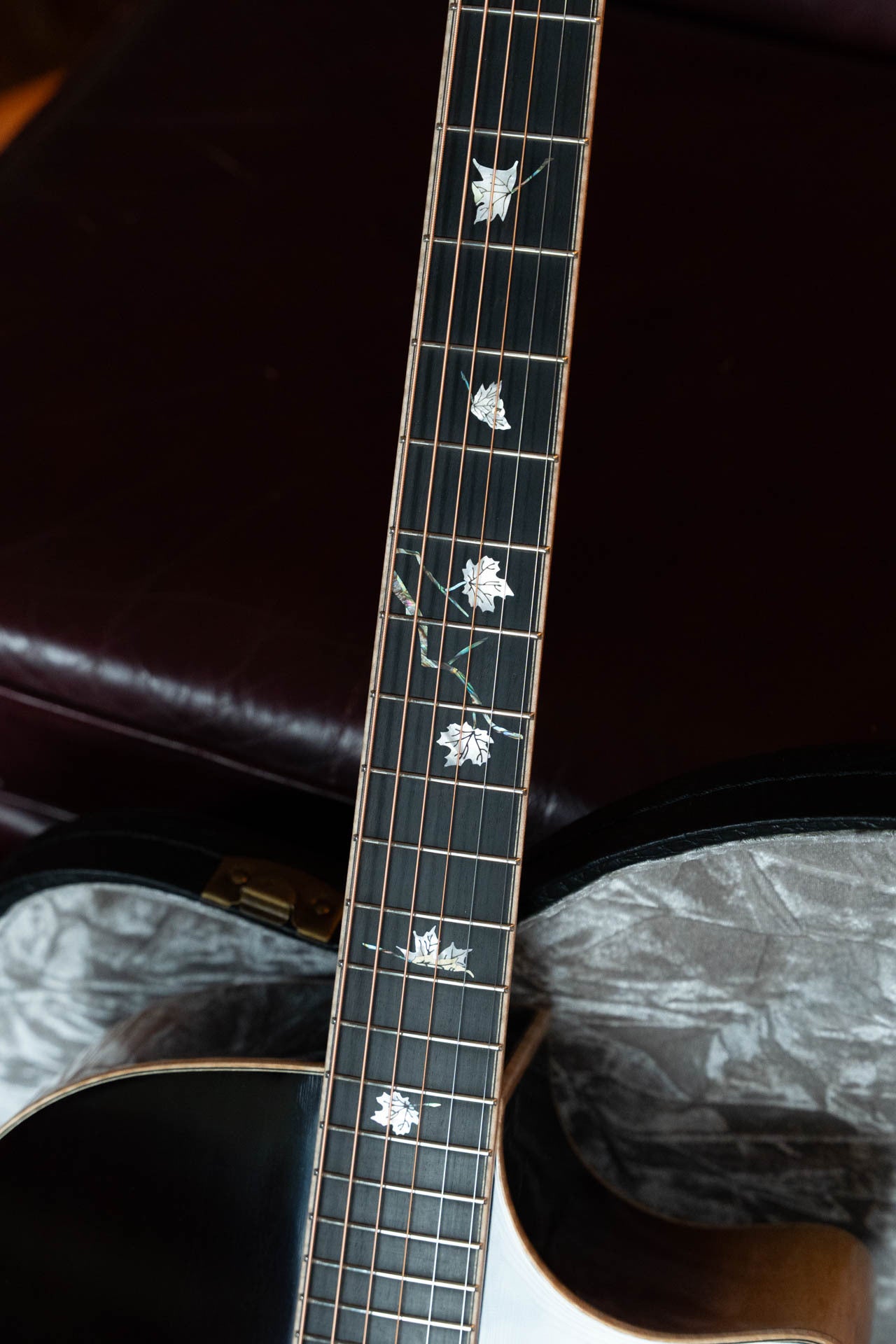 Eastman AC622CE-SB European Spruce/Flamed Maple Sunburst Guitar w/Soundport, Chamfered Edge, and LR Baggs Pickup #8242