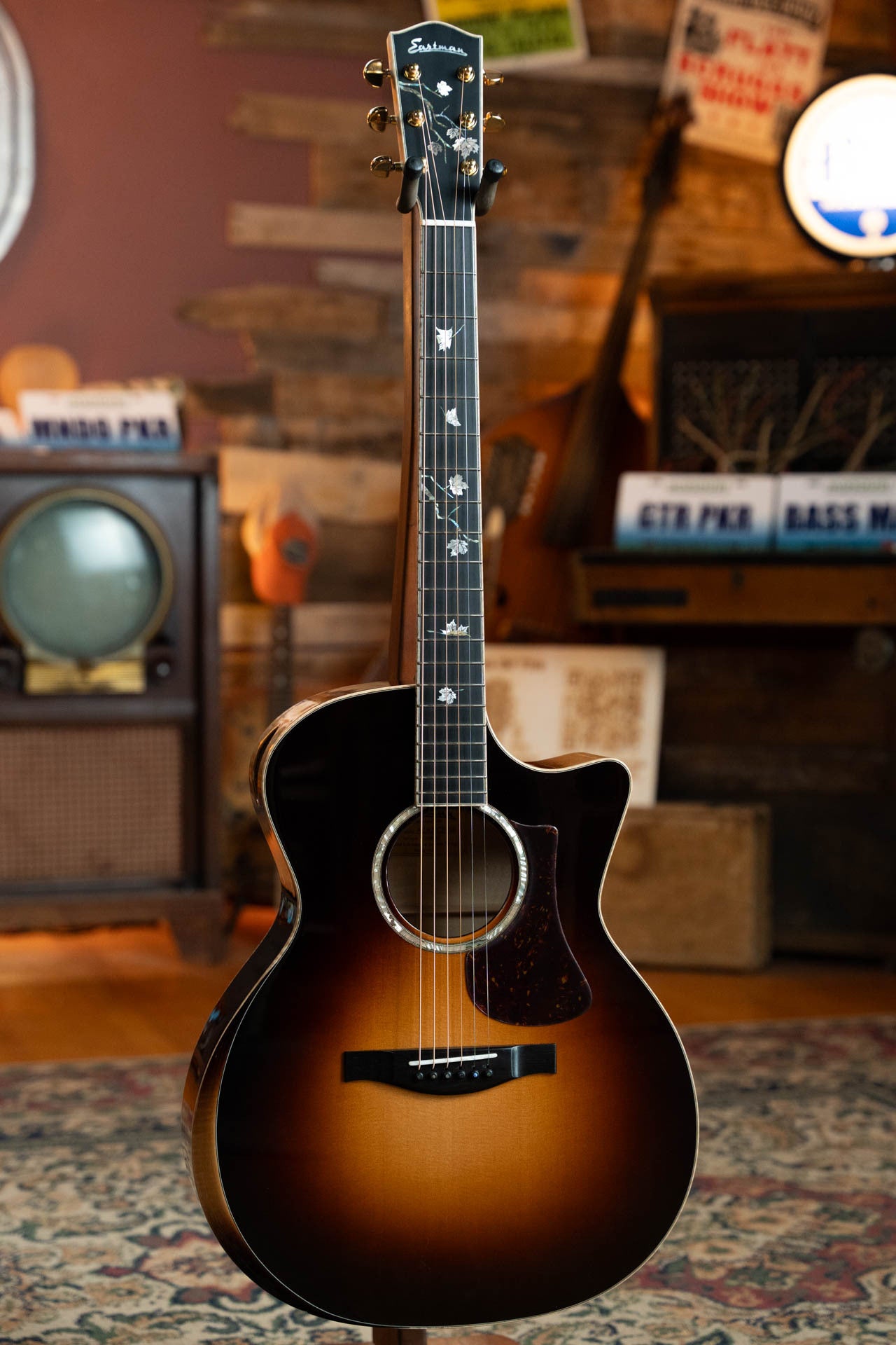 Eastman AC622CE-SB European Spruce/Flamed Maple Sunburst Guitar w/Soundport, Chamfered Edge, and LR Baggs Pickup #8242