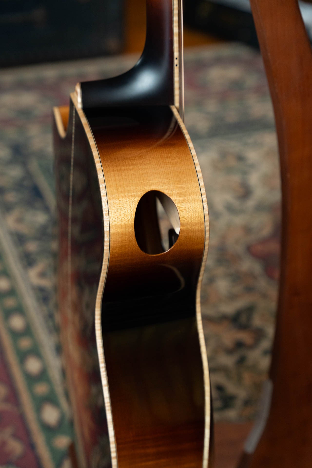 Eastman AC622CE-SB European Spruce/Flamed Maple Sunburst Guitar w/Soundport, Chamfered Edge, and LR Baggs Pickup #8242