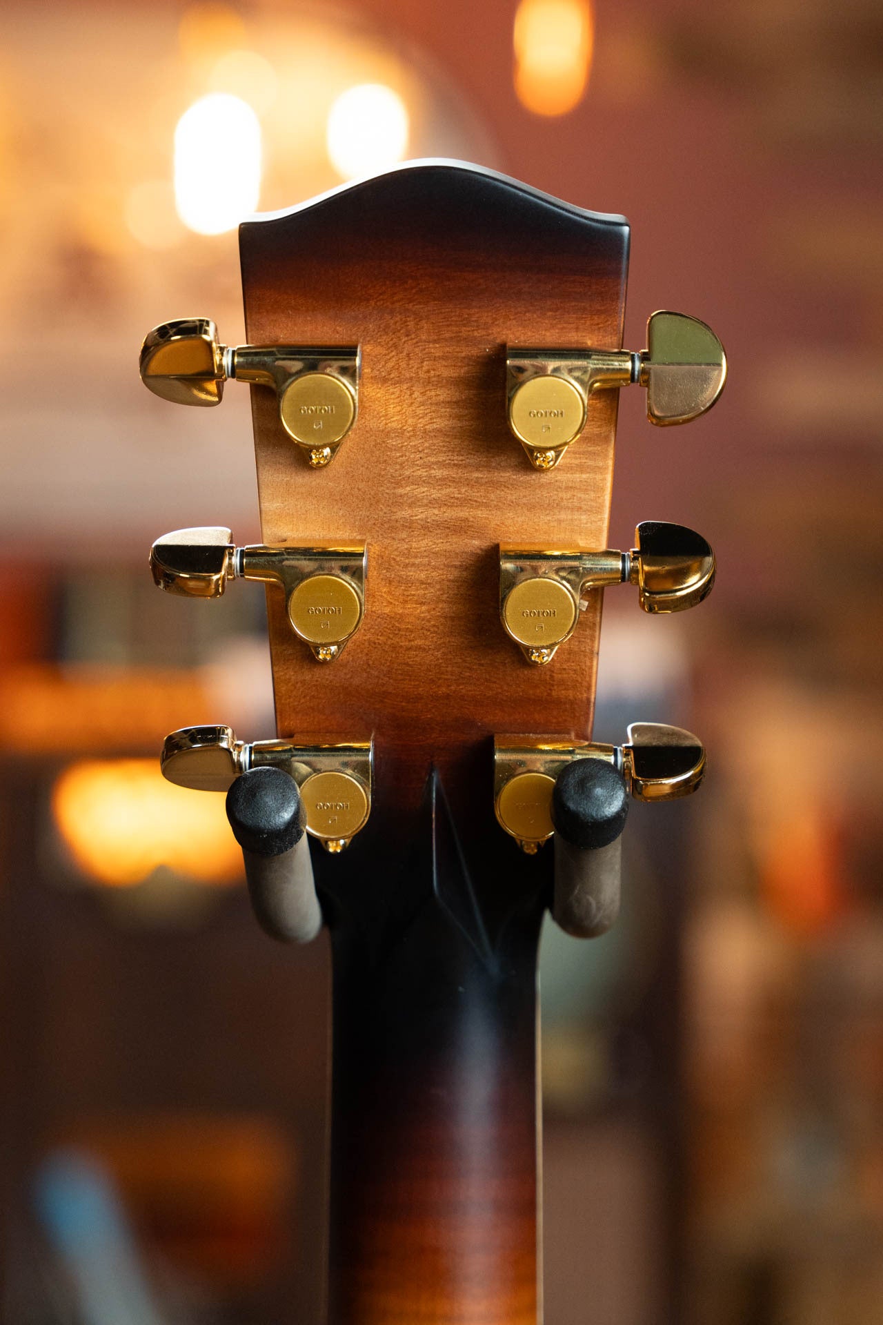 Eastman AC622CE-SB European Spruce/Flamed Maple Sunburst Guitar w/Soundport, Chamfered Edge, and LR Baggs Pickup #8242