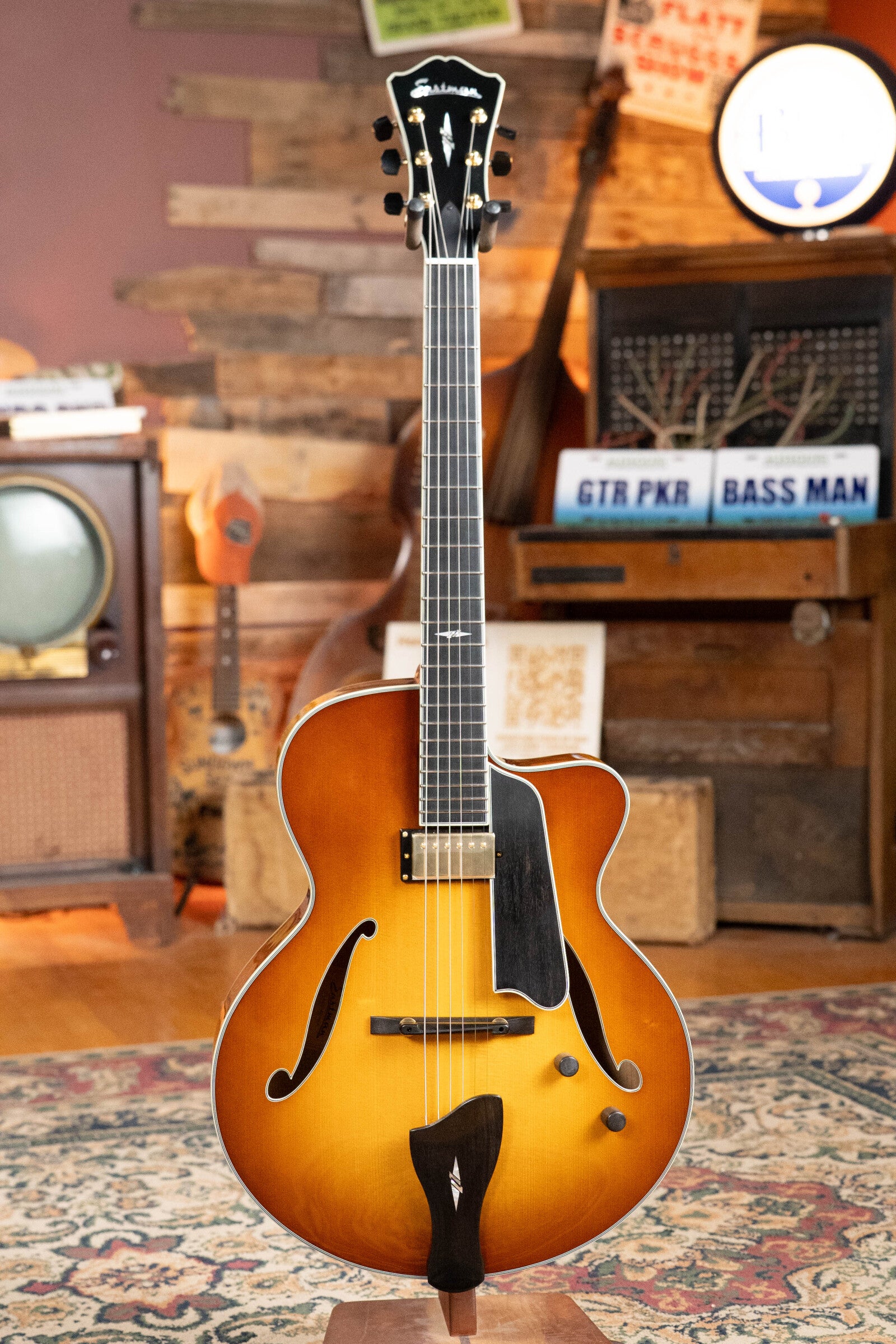 Eastman AR805CE-GB Spruce/Maple Goldburst Guitar w/Lollar Pickup #0933