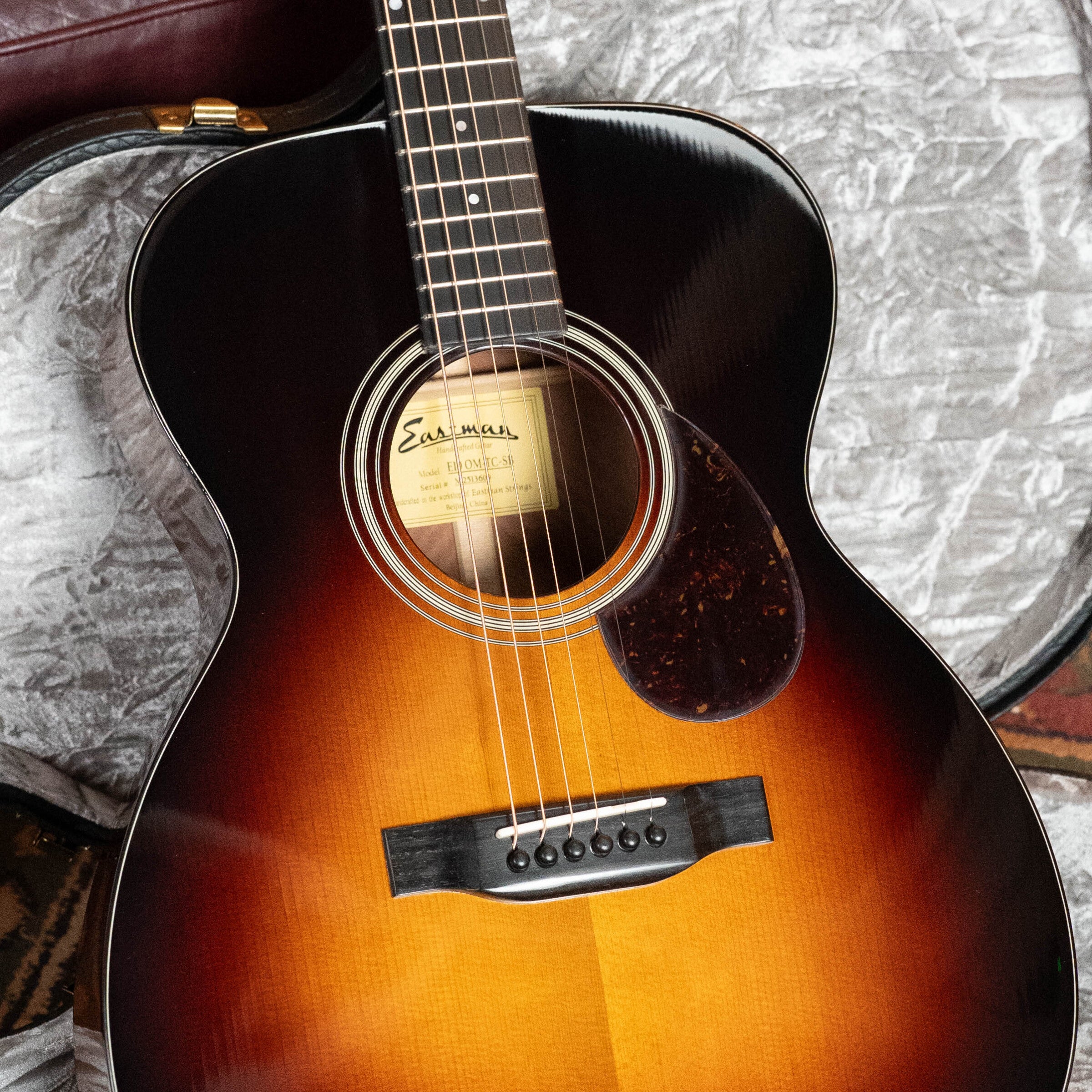 Eastman E10OM-TC-SB Thermo-Cured Adirondack/Mahogany Sunburst Orchestra Model Acoustic Guitar #3609