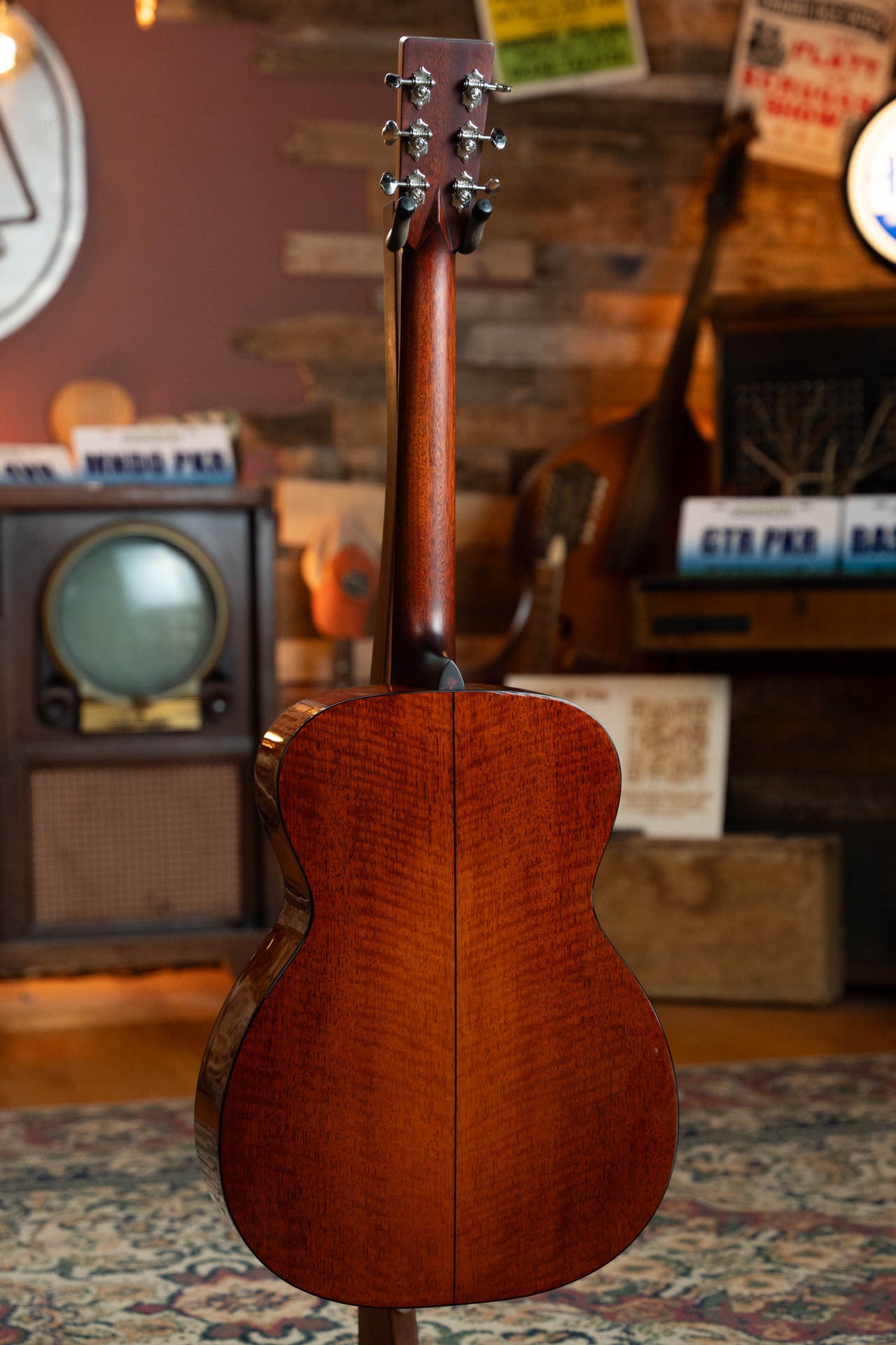 Eastman E10OM-TC Thermo-Cured Adirondack/Mahogany Orchestra Model Acoustic Guitar #5088