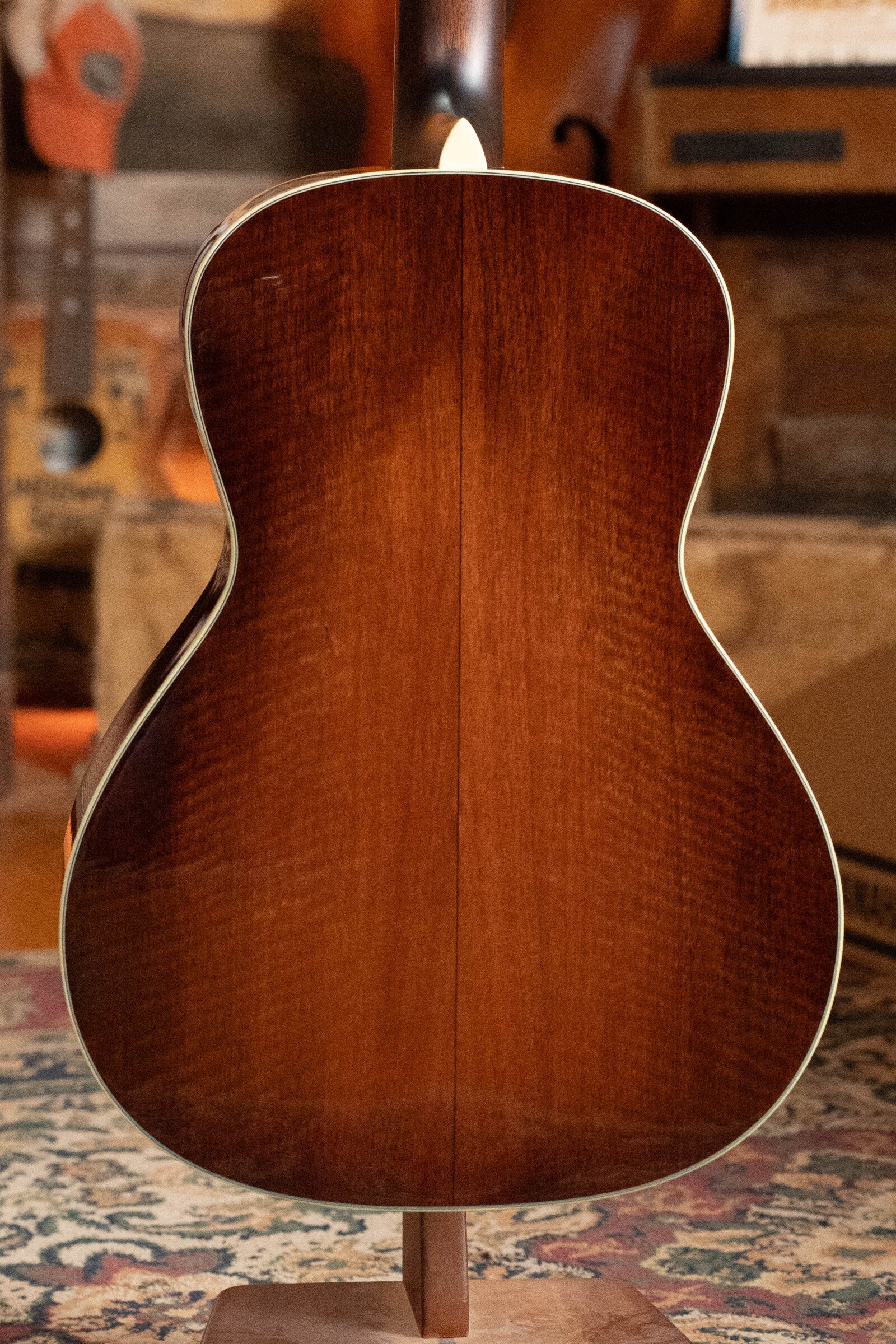Eastman E10OOSS-TC Thermo-Cured Adirondack/Mahogany OO Slope Shoulder Sunburst Acoustic Guitar #7001