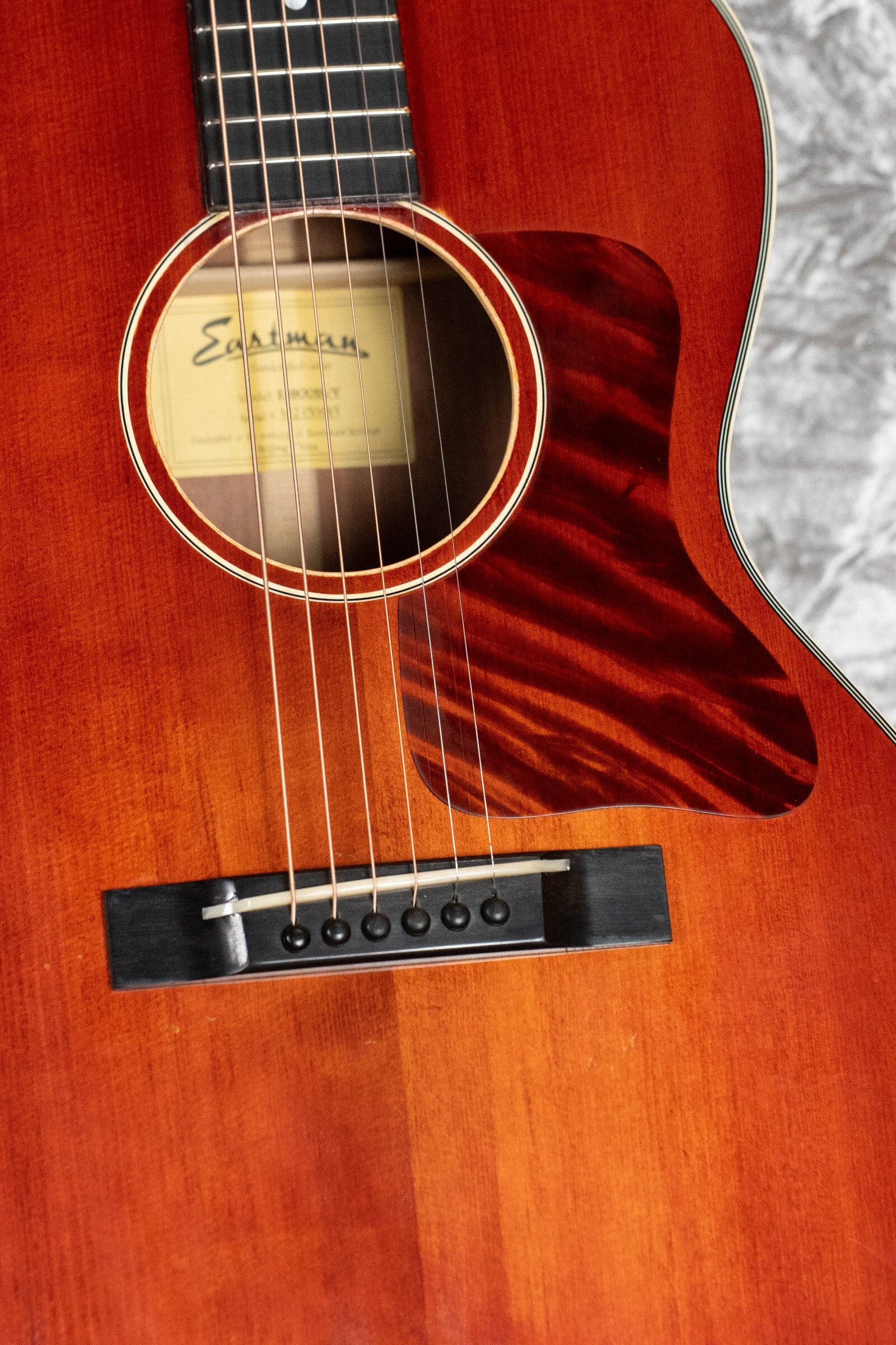 Eastman E10OOSS/V Adirondack/Mahogany Antique Classic Finish Slope Sho