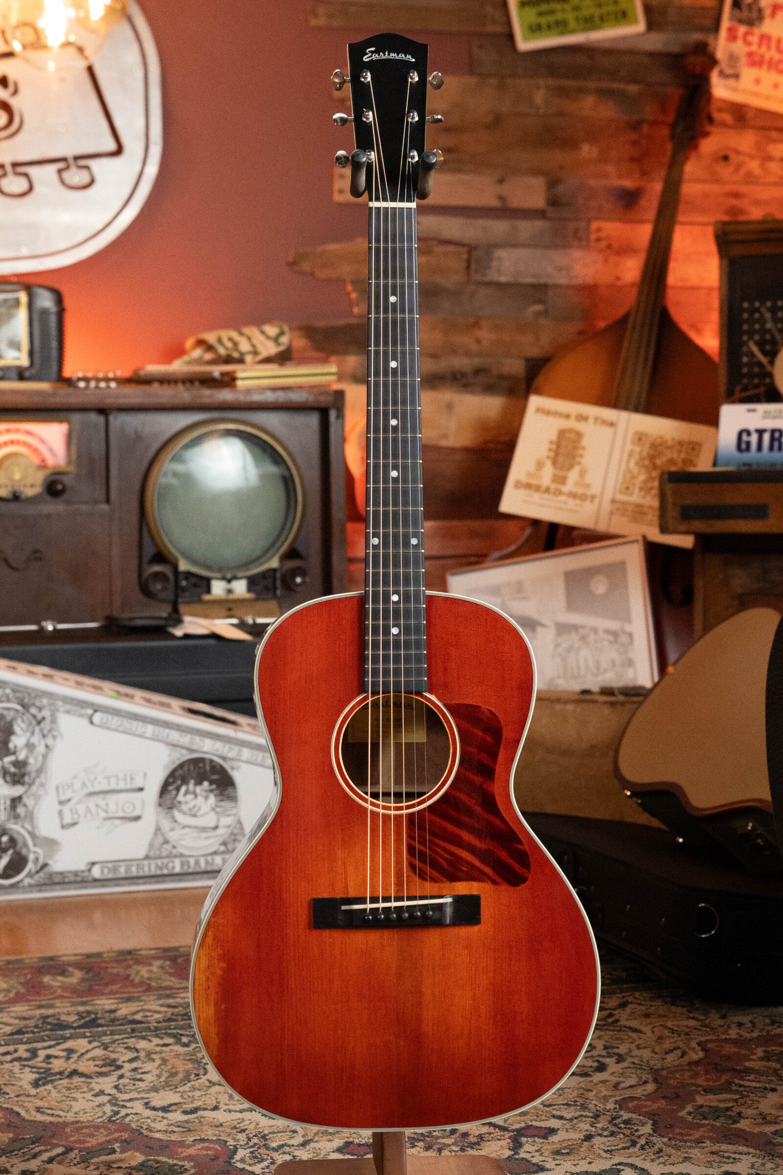 Eastman E10OOSS/V Adirondack/Mahogany Antique Classic Finish Slope Shoulder Acoustic Guitar #0685