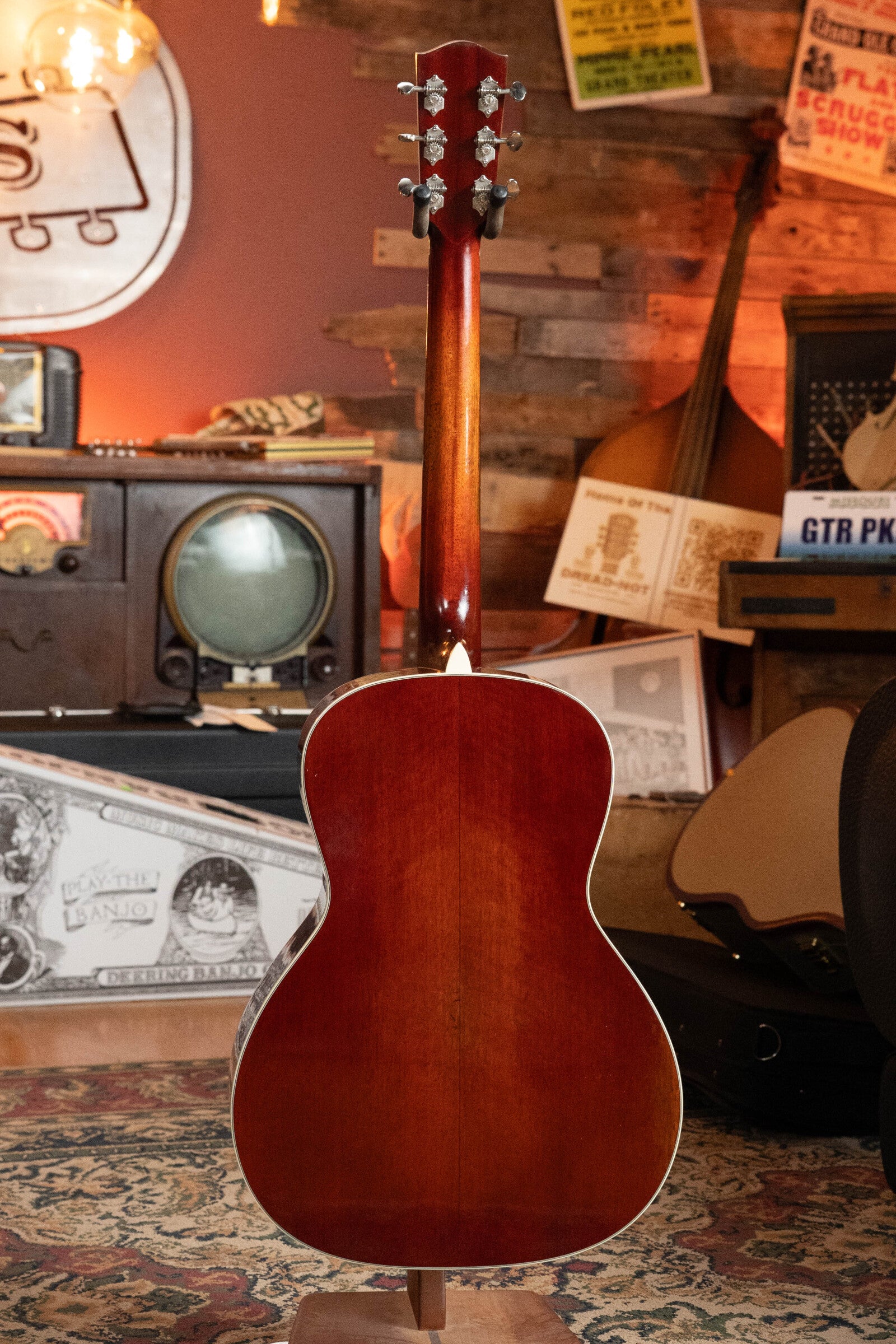Eastman E10OOSS/V Adirondack/Mahogany Antique Classic Finish Slope Shoulder Acoustic Guitar #0685