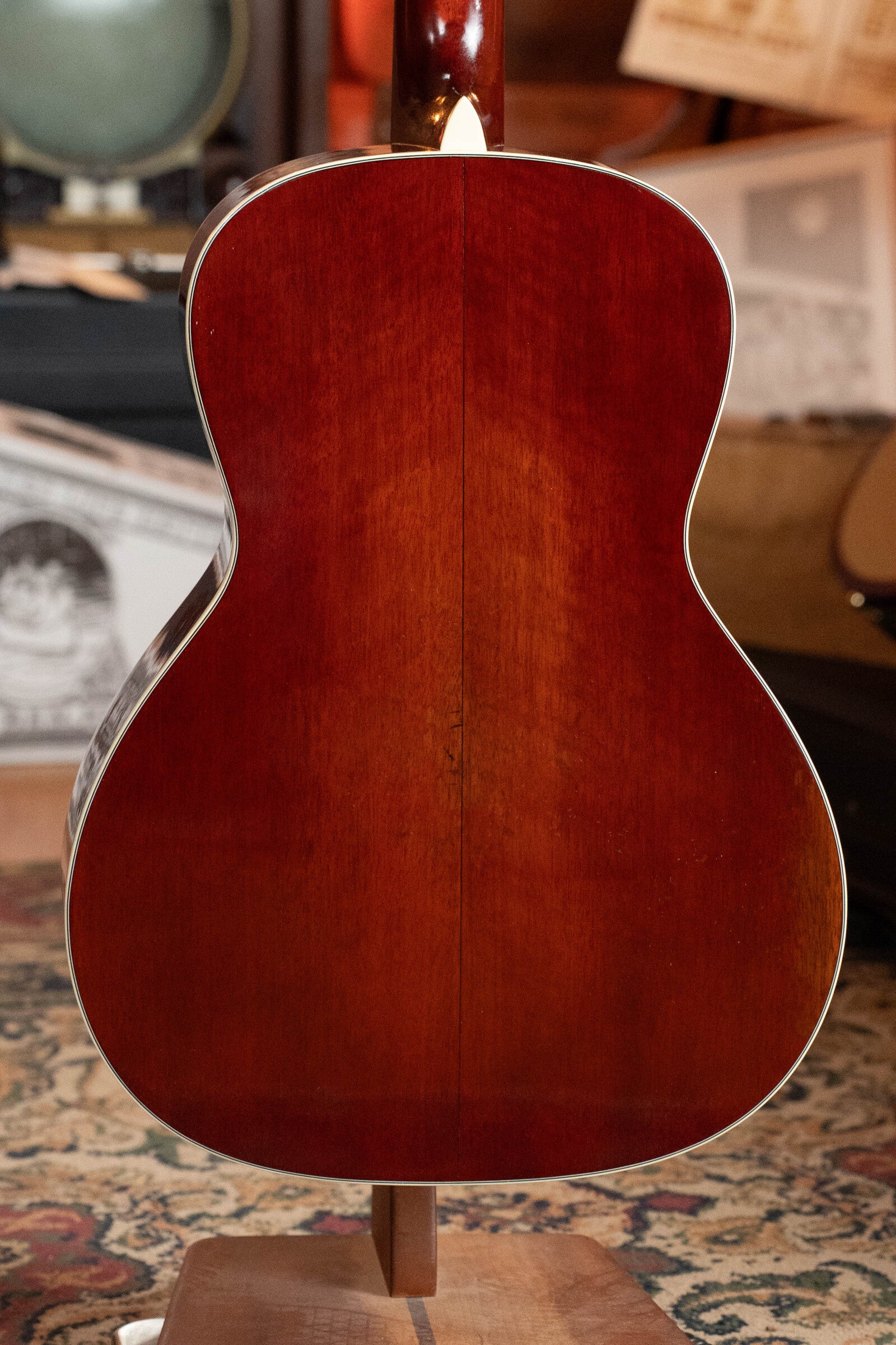 Eastman E10OOSS/V Adirondack/Mahogany Antique Classic Finish Slope Shoulder Acoustic Guitar #0685