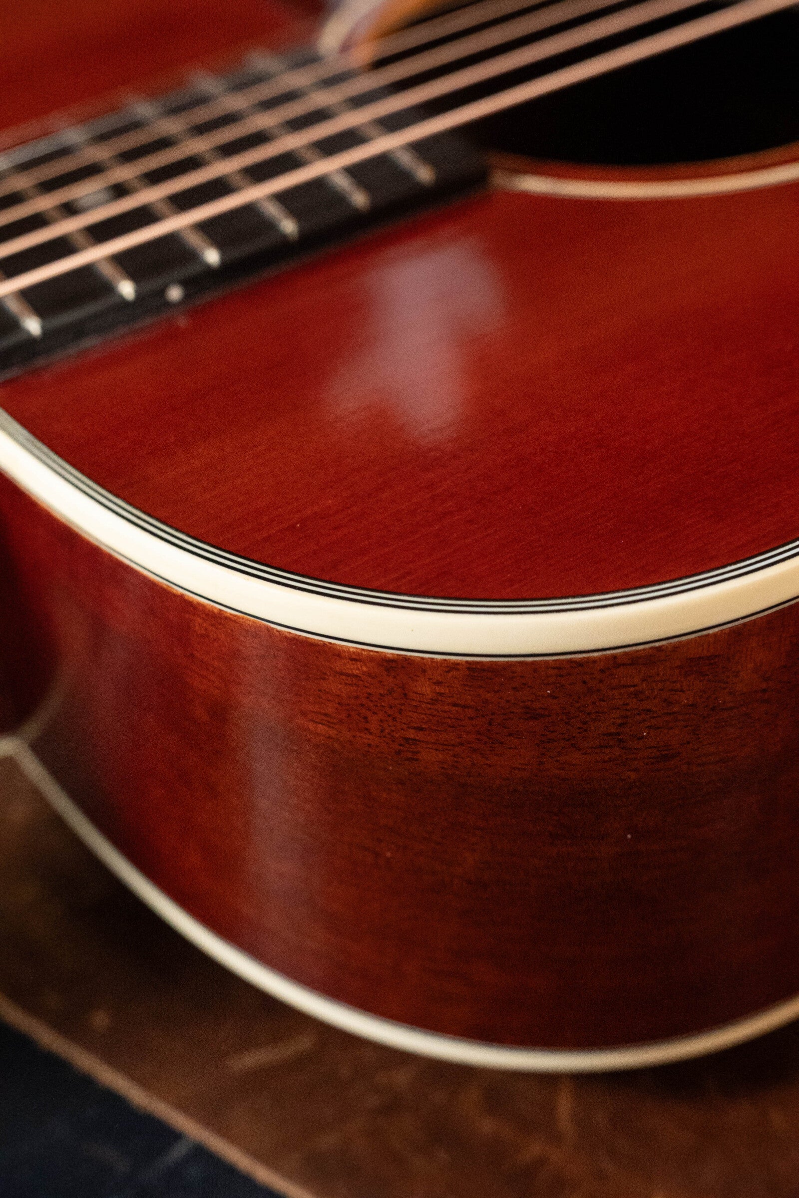 Eastman E10OOSS/V Adirondack/Mahogany Antique Classic Finish Slope Shoulder Acoustic Guitar #0685