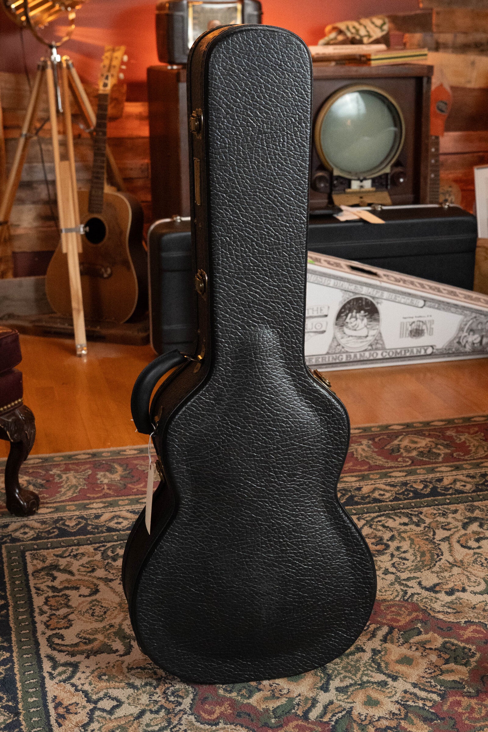 Eastman E10OOSS/V Adirondack/Mahogany Antique Classic Finish Slope Shoulder Acoustic Guitar #0685