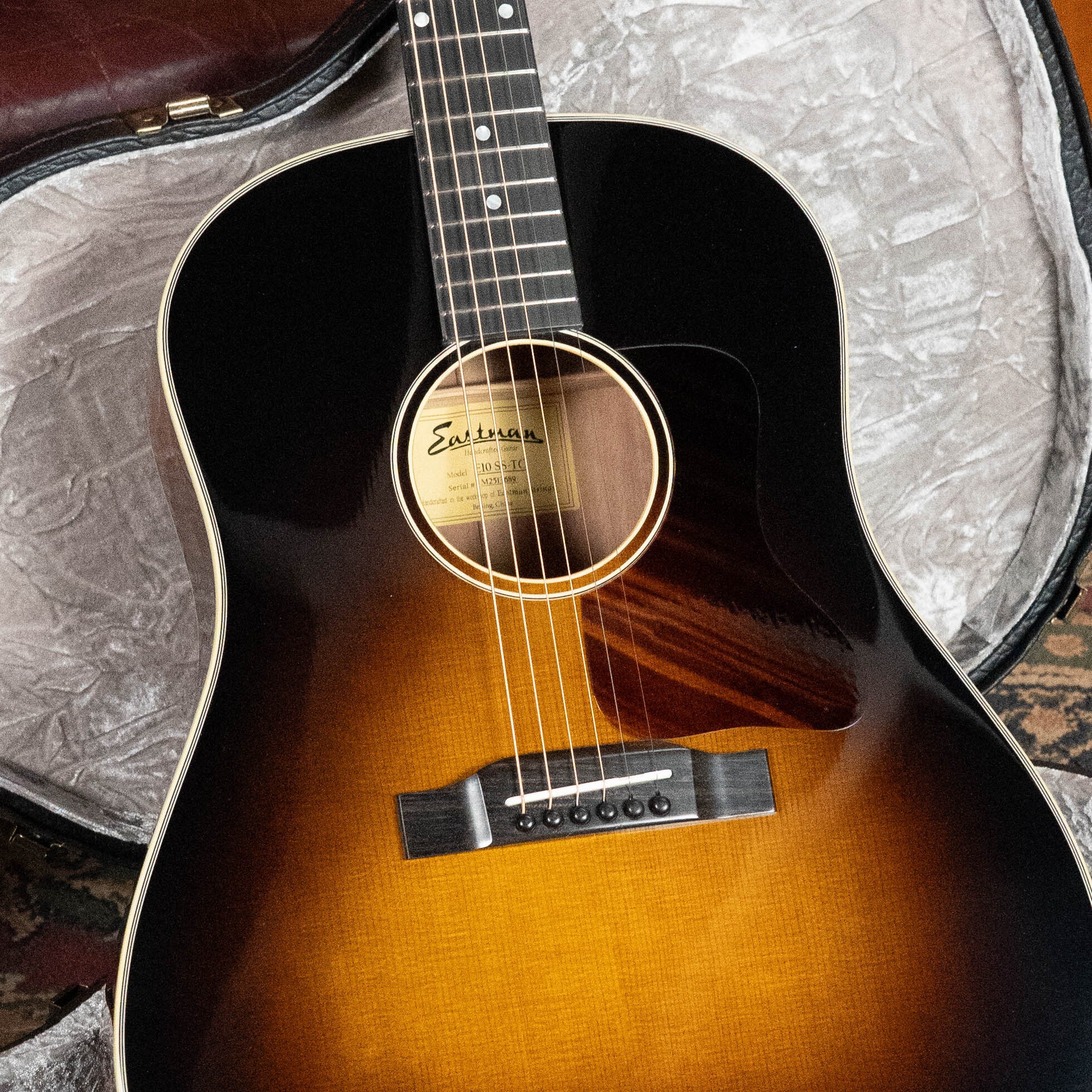 Eastman E10SS-TC Thermo-Cured Adirondack/Mahogany Sunburst Slope Shoulder Dreadnought Acoustic Guitar #3689