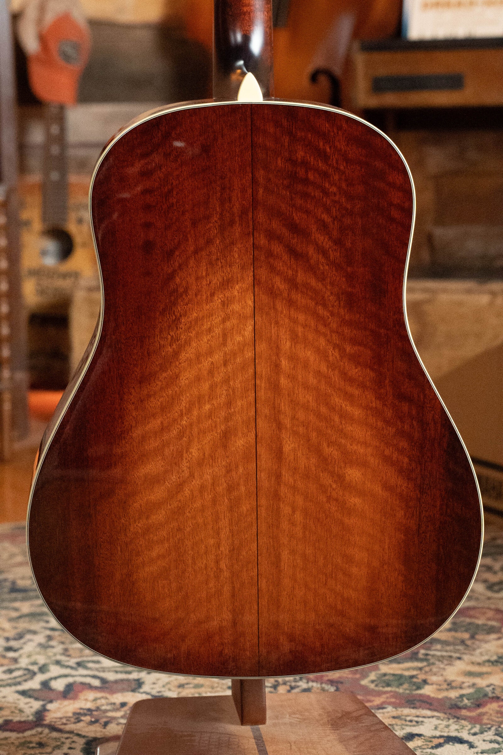 Eastman E10SS-TC Thermo-Cured Adirondack/Mahogany Sunburst Slope Shoulder Dreadnought Acoustic Guitar #3689