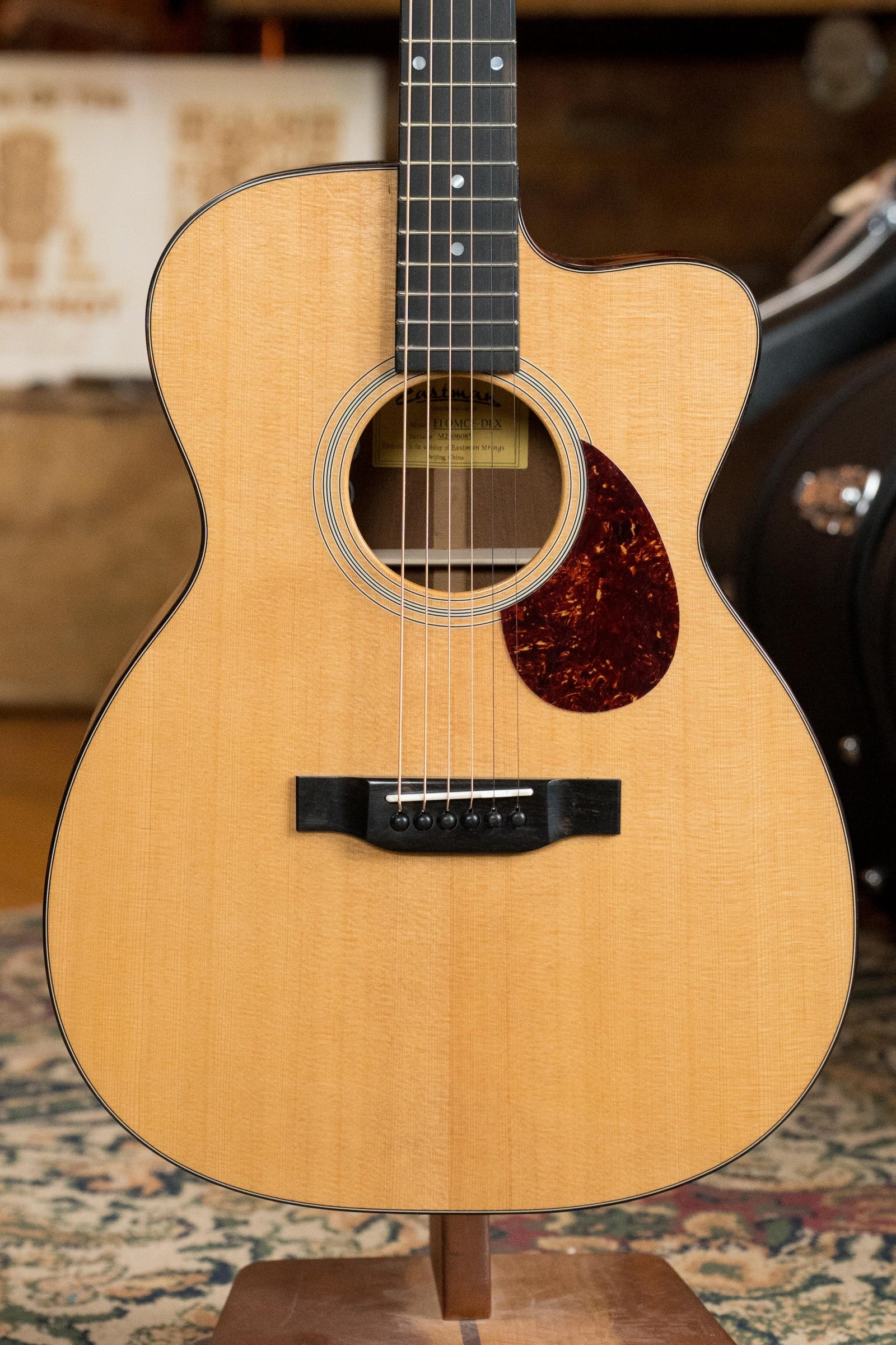 Eastman E1OMCE-DLX Sitka/Sapele Orchestra Model Guitar w/ Fishman Pickup #6085