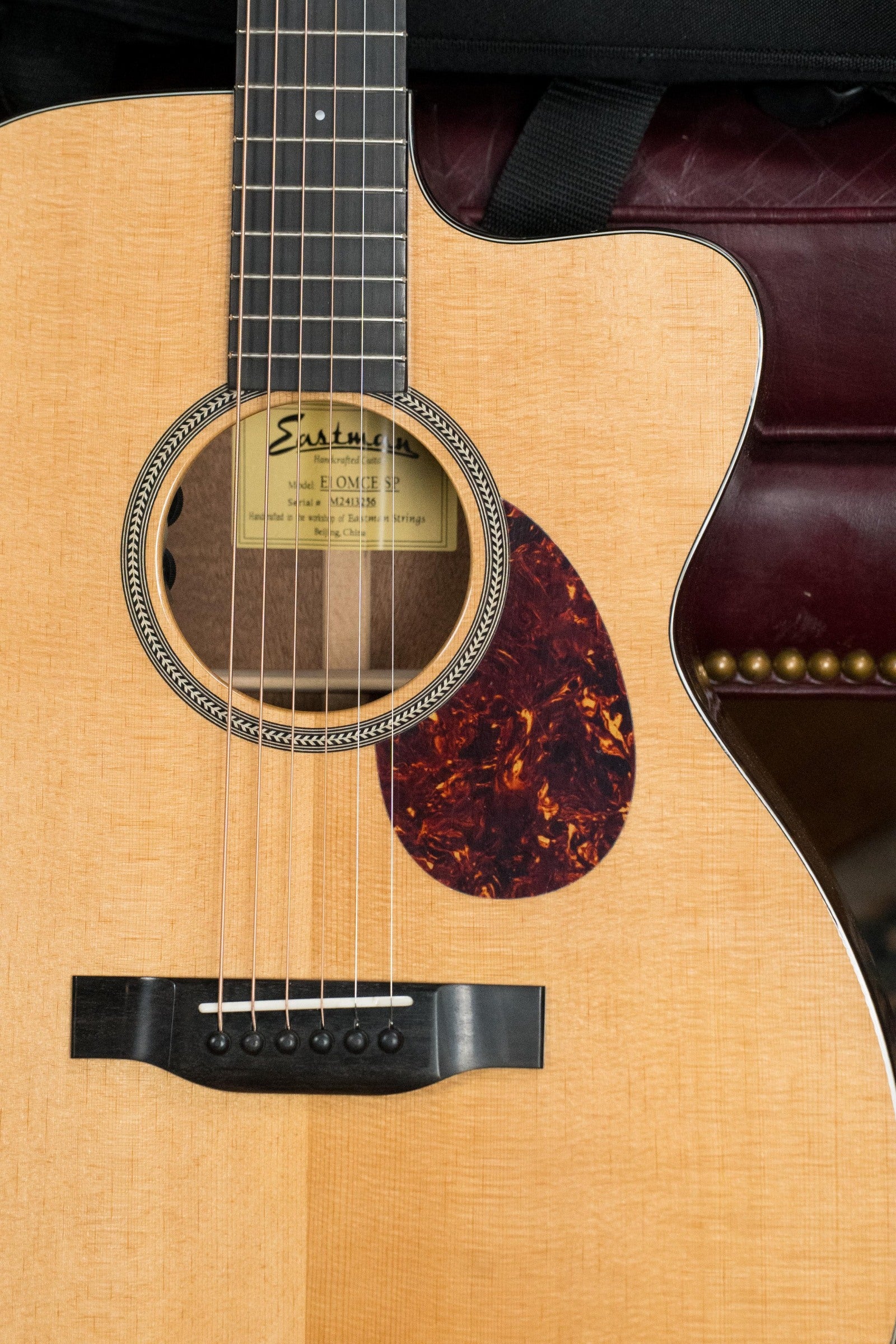 Eastman E1OMCE-Special Thermo-Cured Sitka/Quilted Sapele Orchestra Model Acoustic Guitar w/ Fishman Pickup #3256