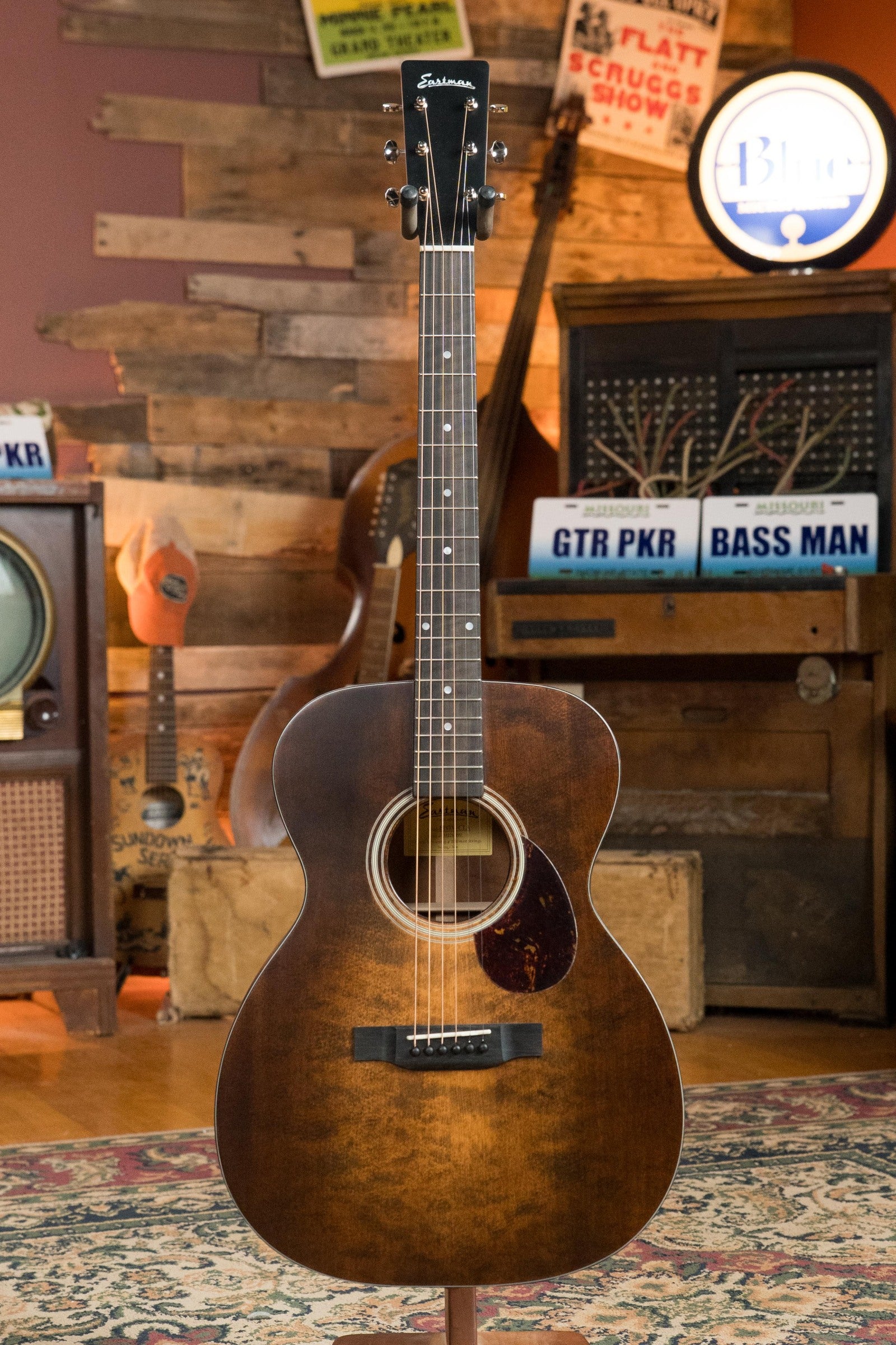 Eastman E1OM-CLA All Solid Sitka/Sapele Classic Finish Acoustic Guitar #6990