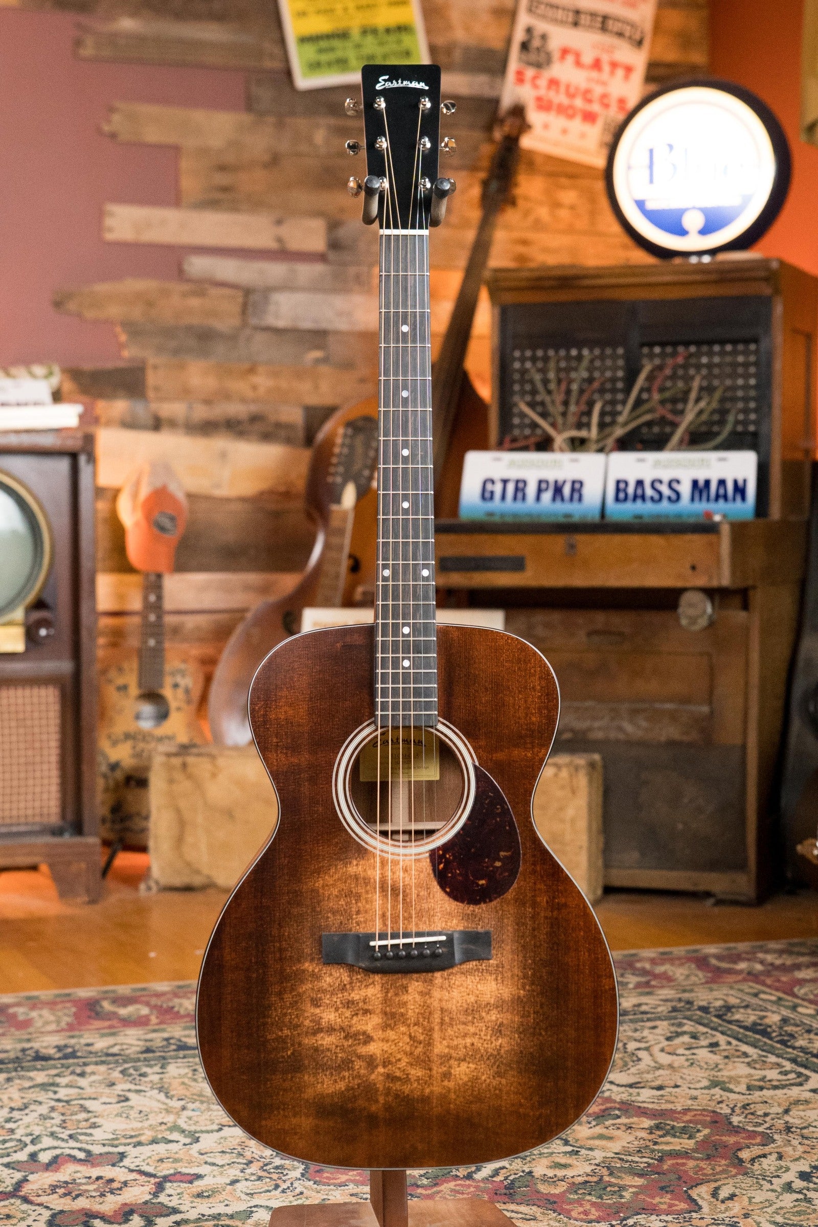 Eastman E1OM-CLA All Solid Sitka/Sapele Classic Finish Acoustic Guitar #9225