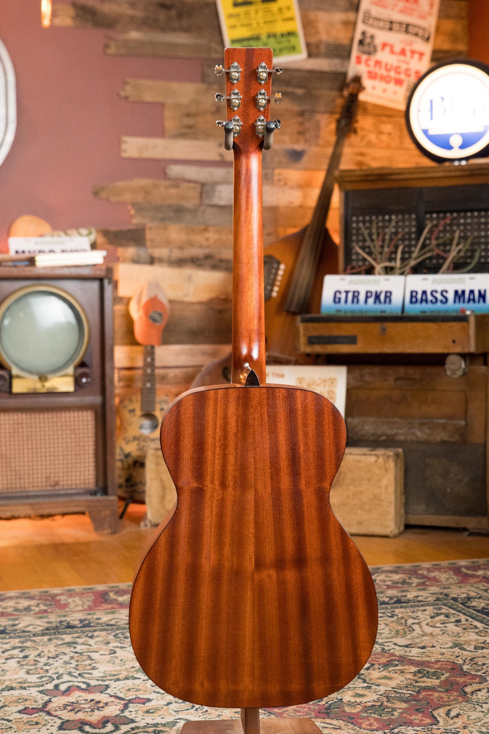 Eastman E1OM-CLA All Solid Sitka/Sapele Classic Finish Acoustic Guitar #9225