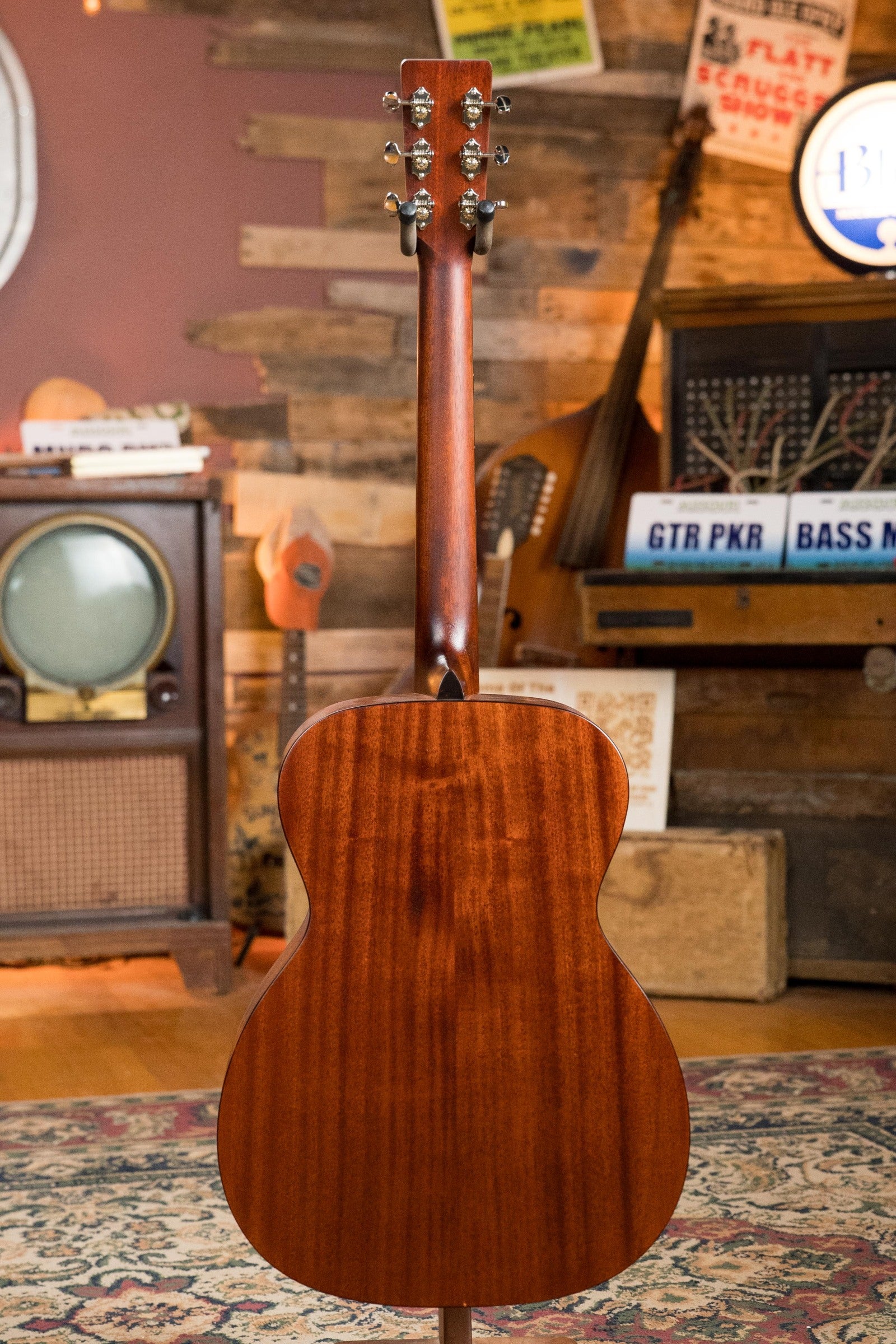 Eastman E1OM-CLA All Solid Sitka/Sapele Classic Finish Acoustic Guitar #9508