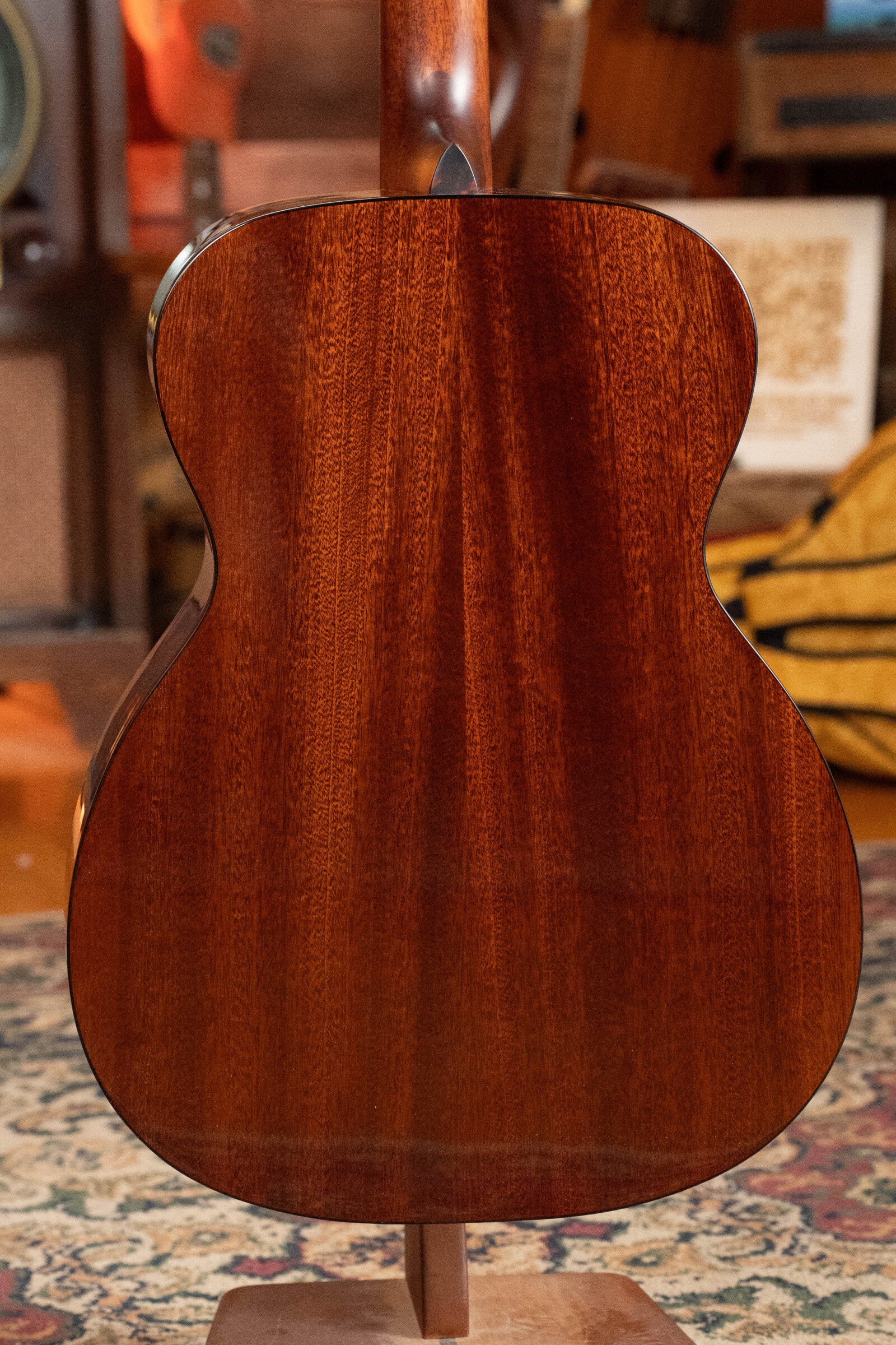 Eastman E1OM-DLX All Solid Sitka/Sapele Guitar w/Fishman Pickup #2901
