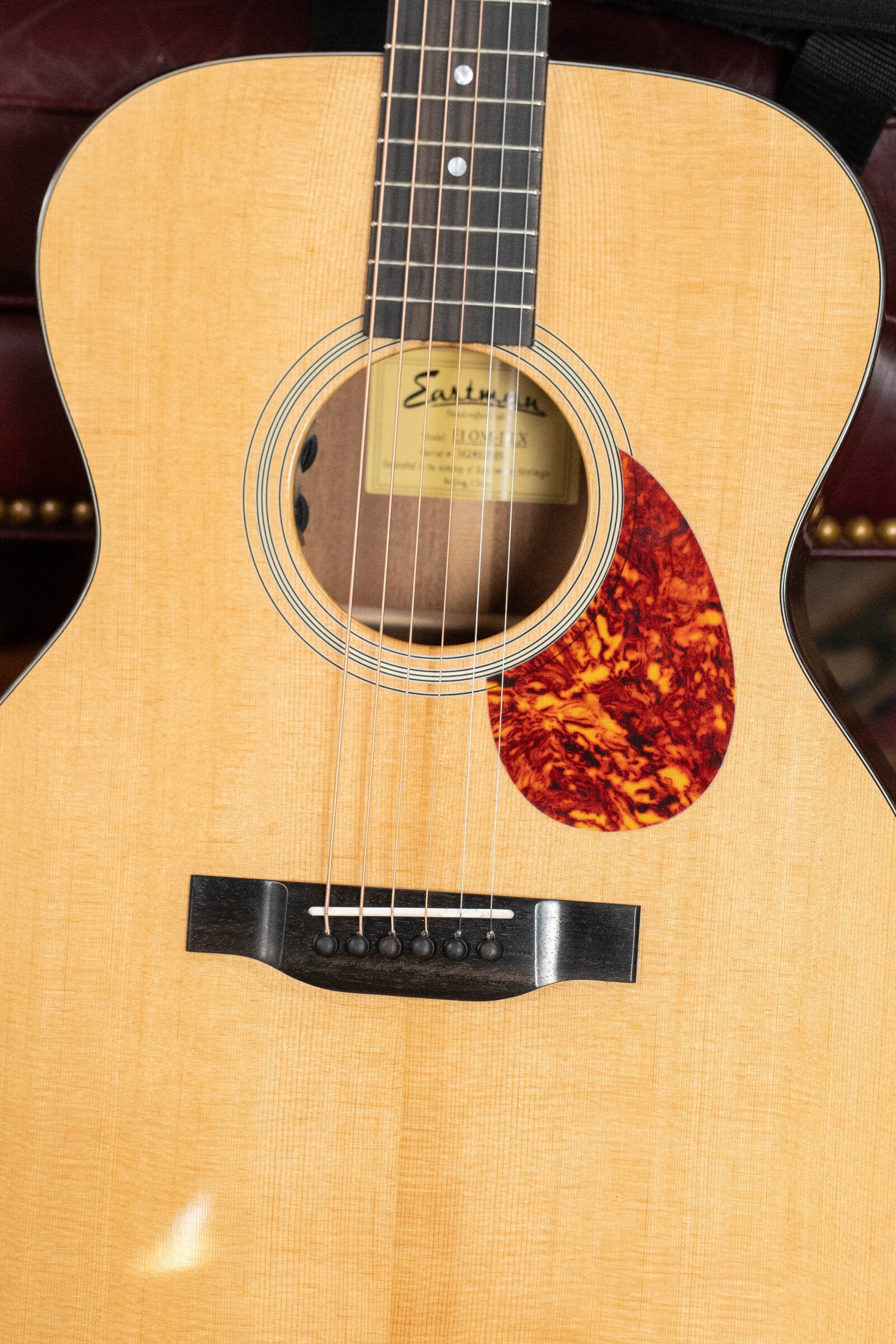 Eastman E1OM-DLX All Solid Sitka/Sapele Guitar w/Fishman Pickup #2909