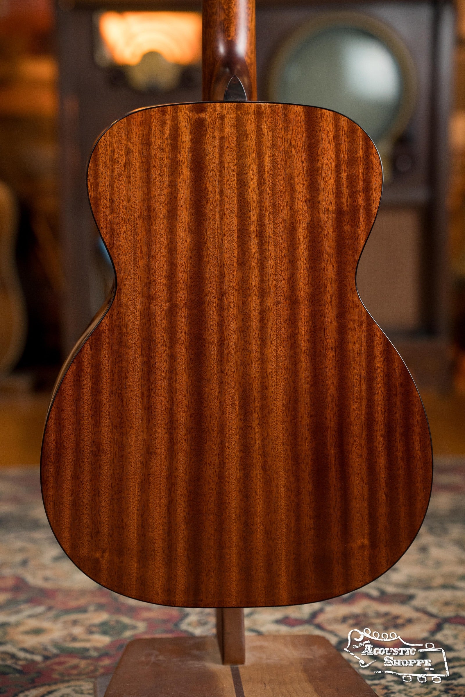 Eastman E1OM-DLX All Solid Sitka/Sapele Guitar w/Fishman Pickup #8865