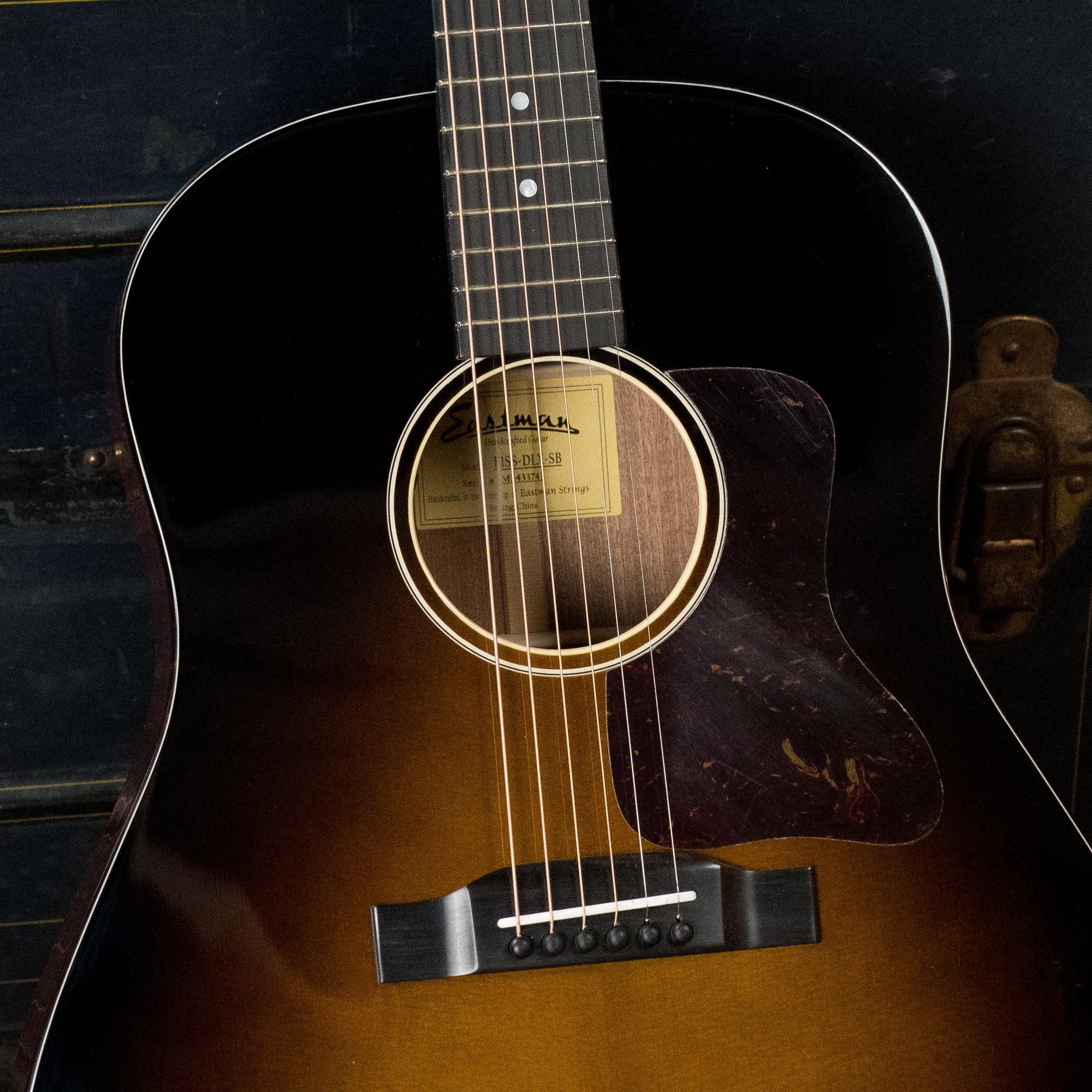 Eastman E1SS-DLX-SB Sitka/Sapele Sunburst Slope Shoulder Dreadnought Guitar w/Fishman Pickup #3743