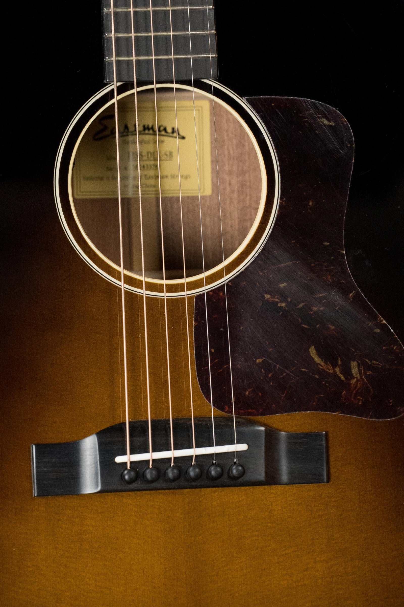 Eastman E1SS-DLX-SB Sitka/Sapele Sunburst Slope Shoulder Dreadnought Guitar w/Fishman Pickup #3743