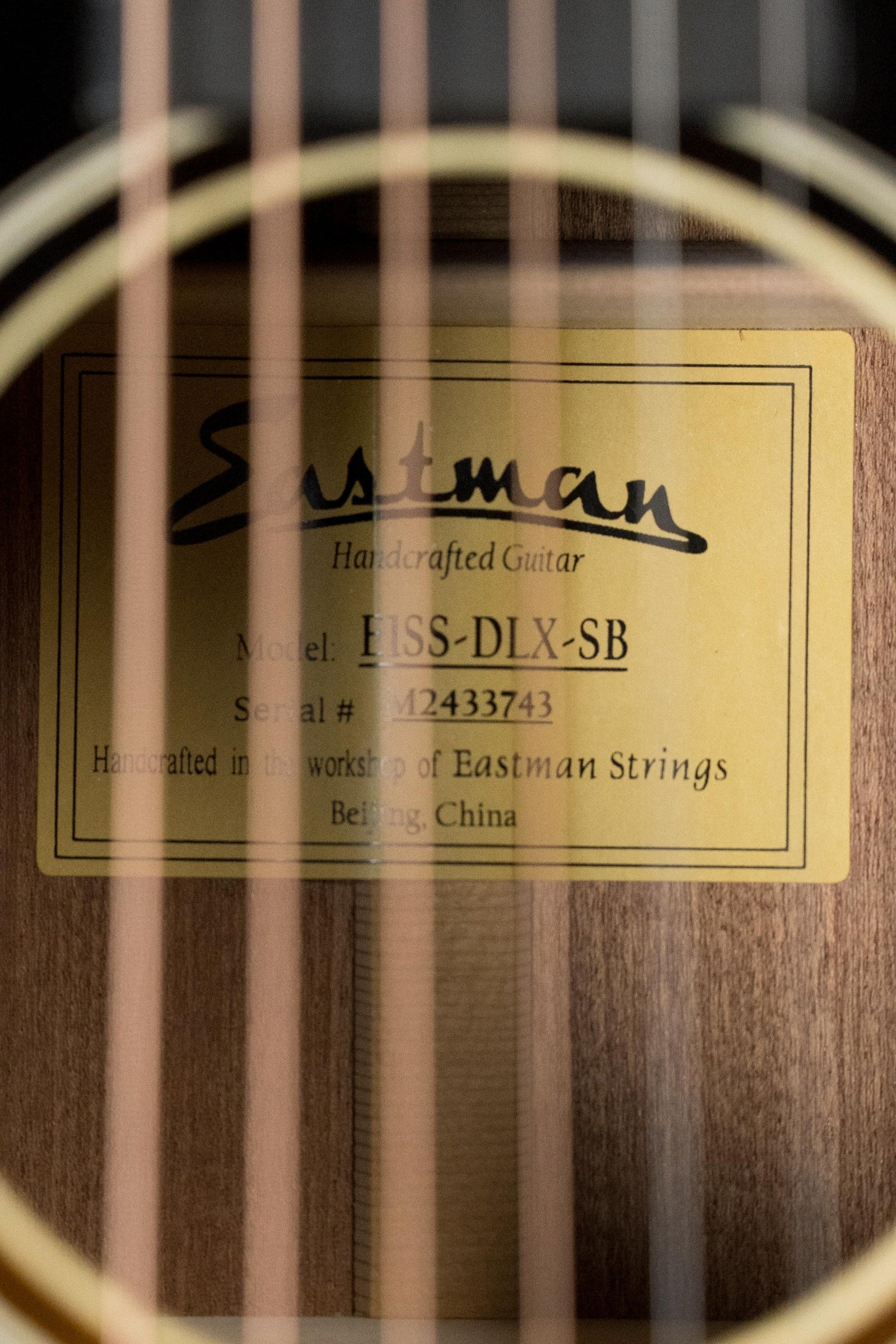 Eastman E1SS-DLX-SB Sitka/Sapele Sunburst Slope Shoulder Dreadnought Guitar w/Fishman Pickup #3743