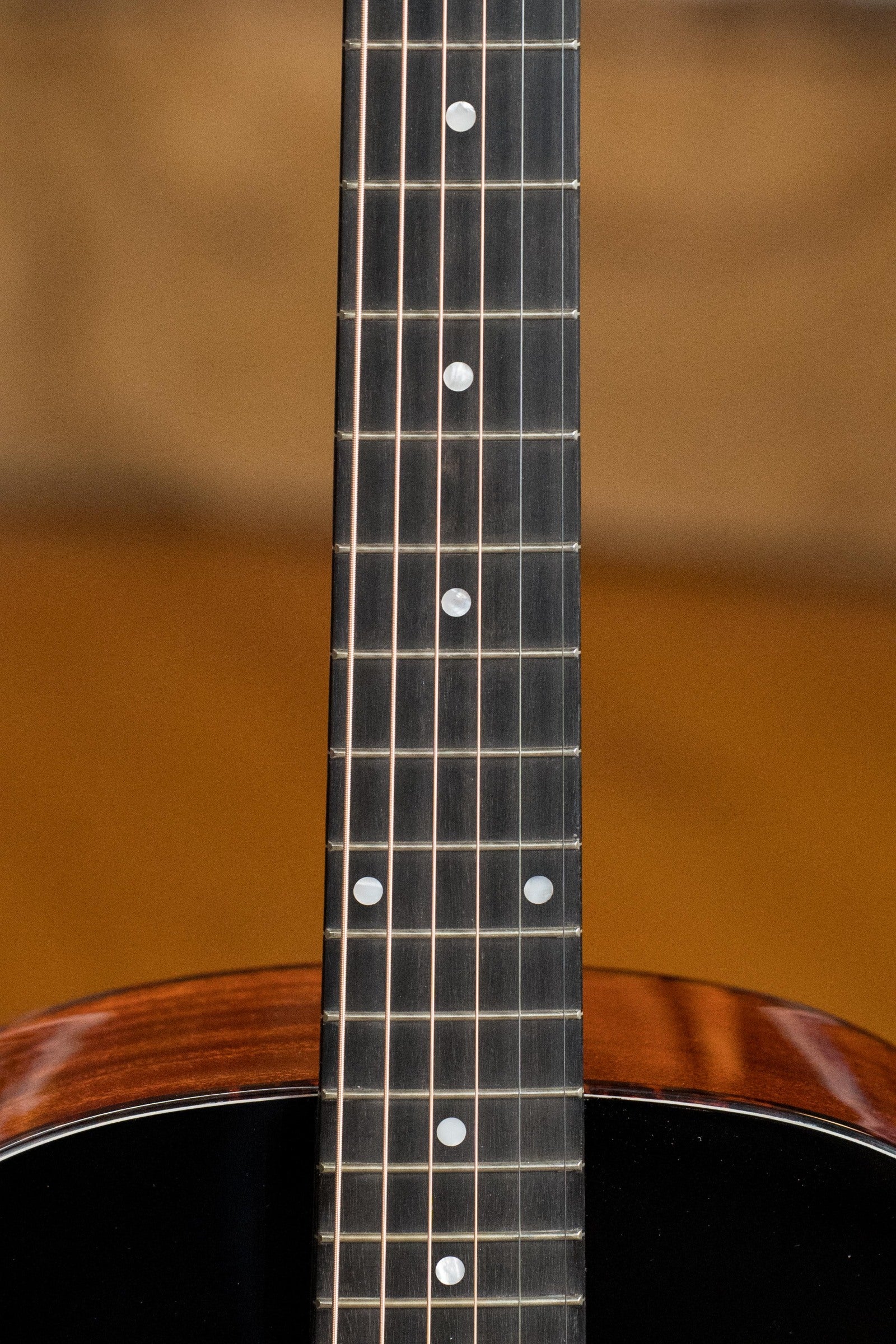 Eastman E1SS-DLX-SB Sitka/Sapele Sunburst Slope Shoulder Dreadnought Guitar w/Fishman Pickup #3743