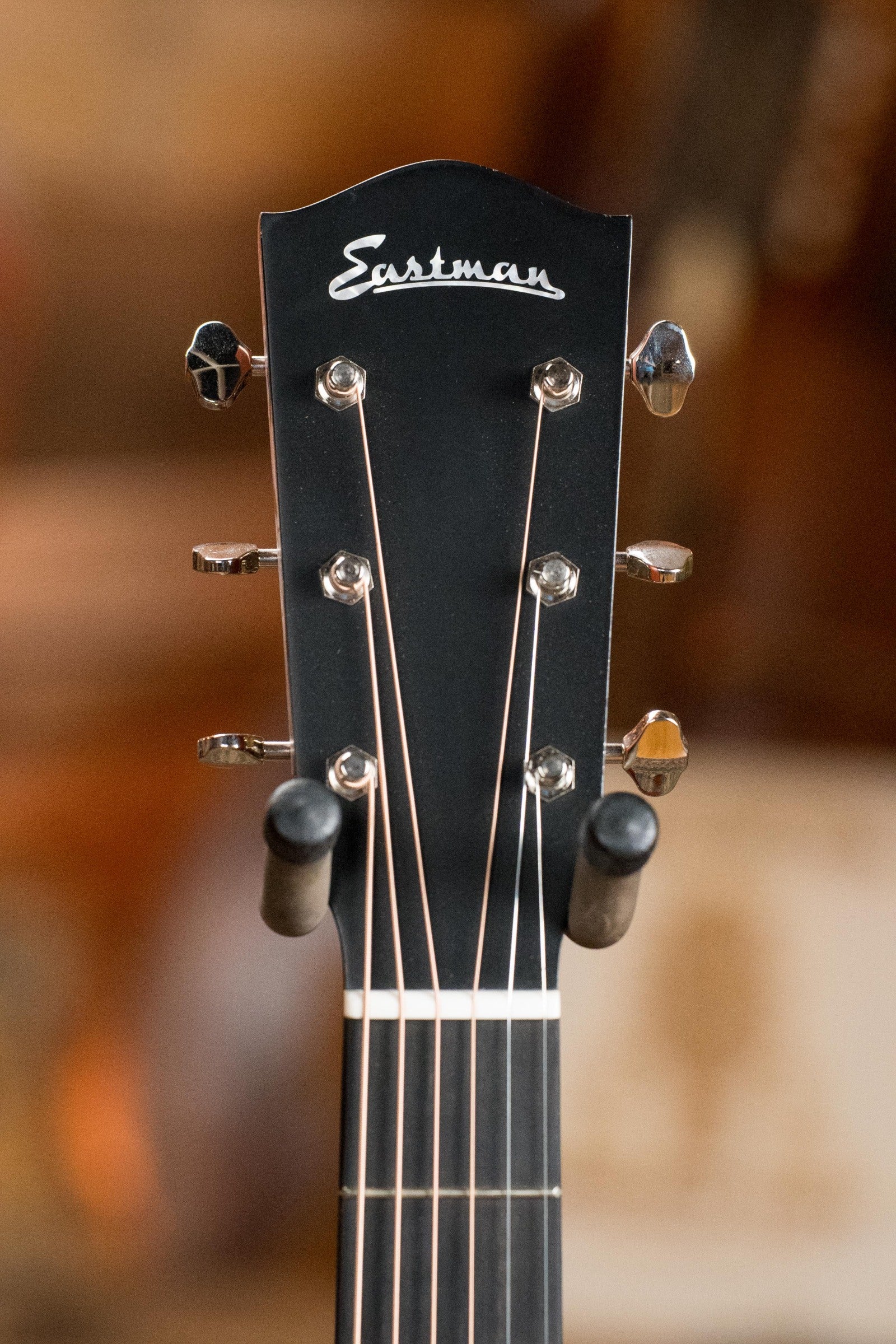 Eastman E1SS-DLX-SB Sitka/Sapele Sunburst Slope Shoulder Dreadnought Guitar w/Fishman Pickup #3743