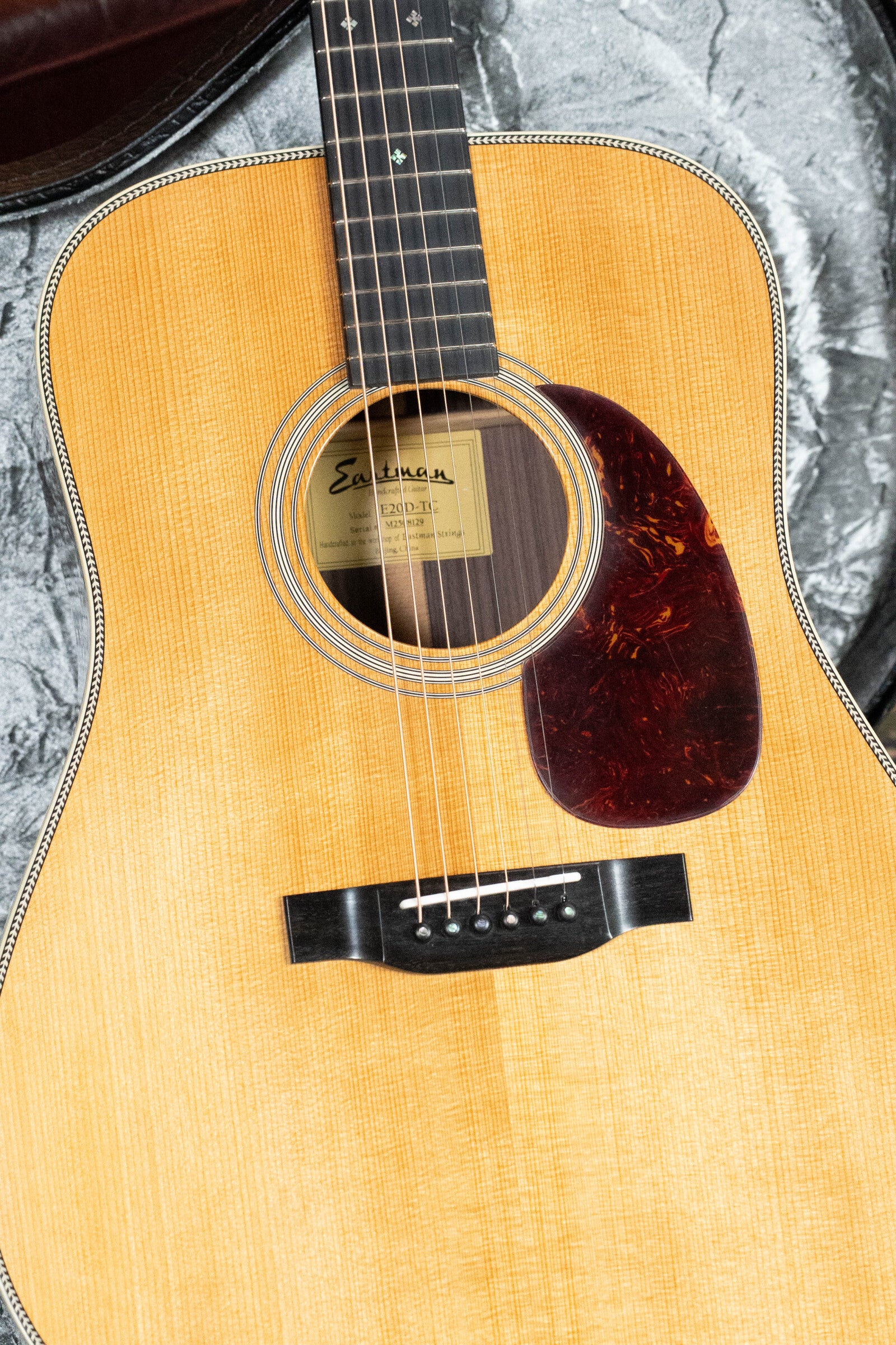 Eastman E20D-TC Thermo-Cured Adirondack/Rosewood Dreadnought Acoustic Guitar #8129