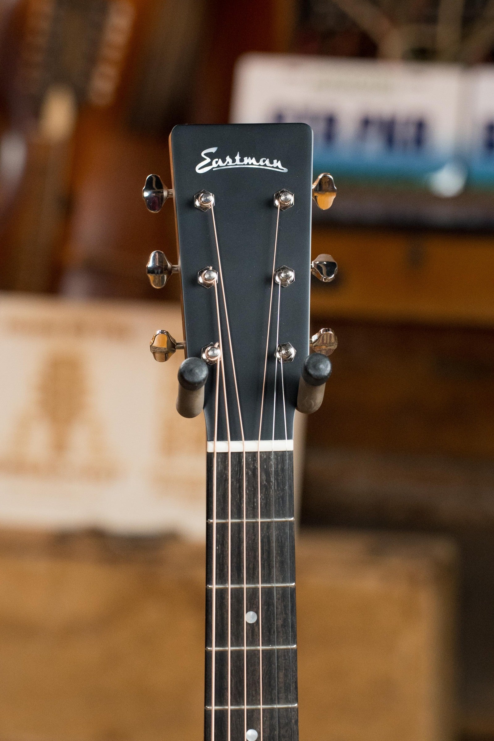 Eastman E3DE Sitka/Ovangkol Dreadnought Acoustic w/ Fishman Pickup #7946