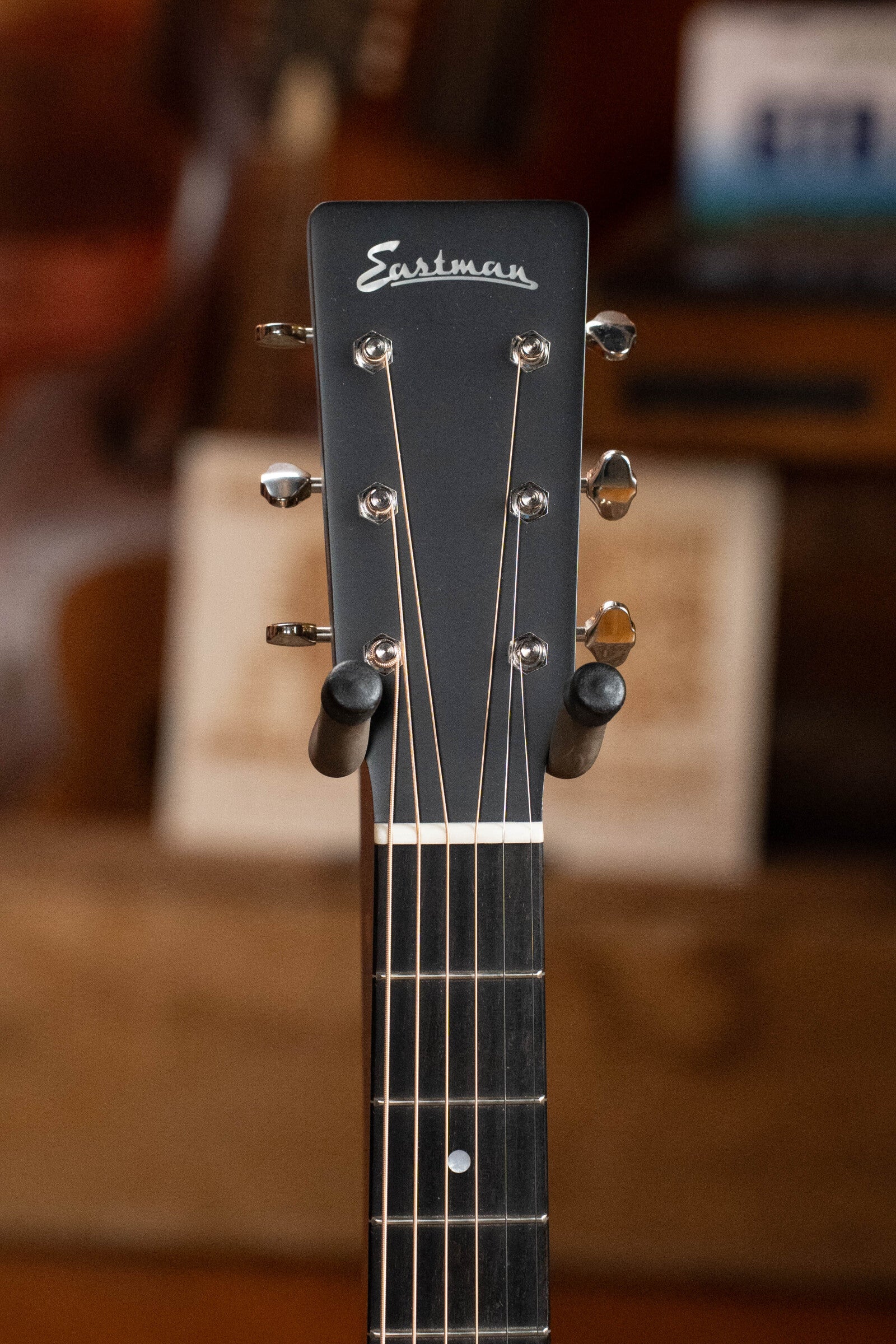 Eastman E3OM-DLX Sitka/Ovangkol Acoustic Guitar w/ Fishman Pickup #4492