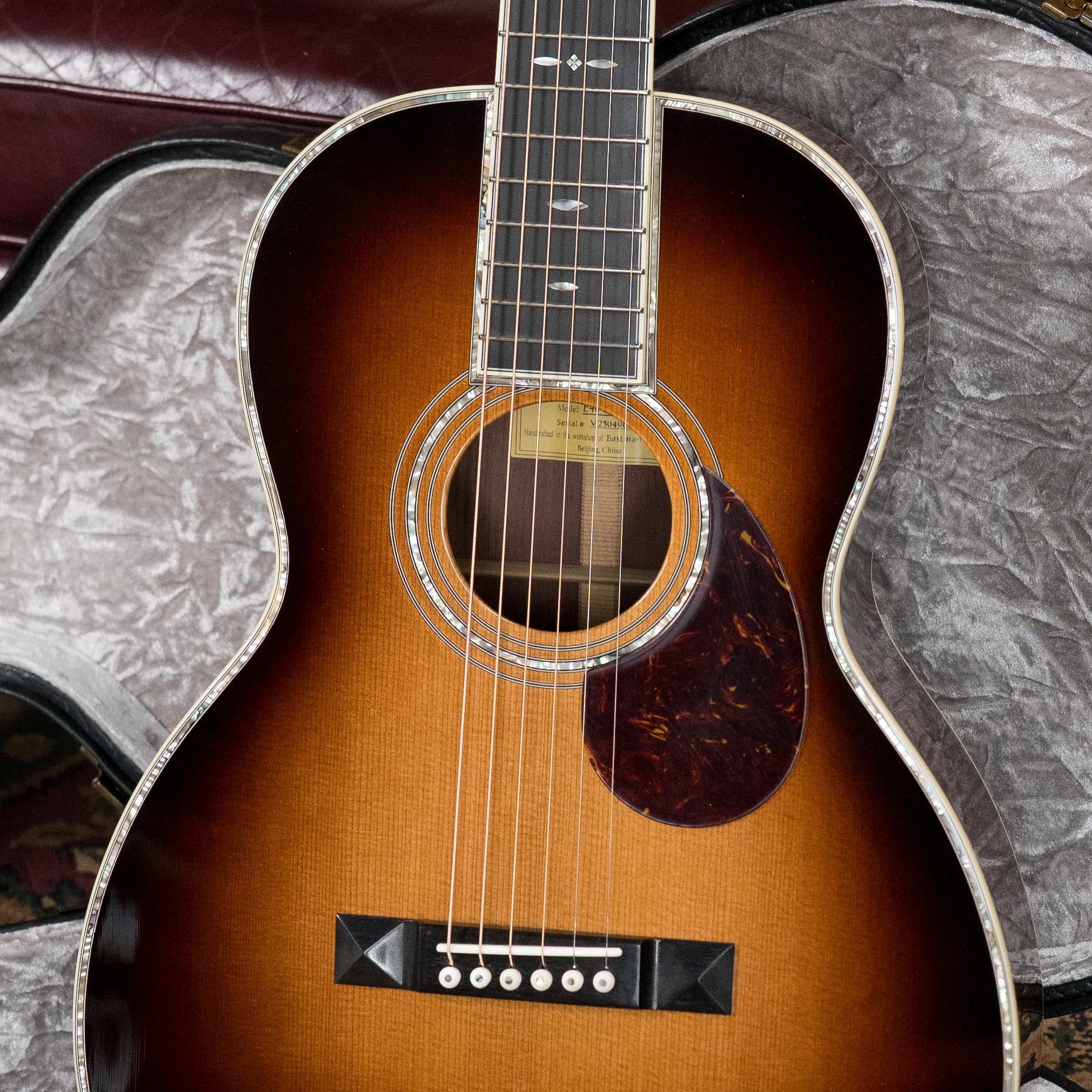 Eastman E40OO-MR-TC-SB AAA Grade Adirondack/Madagascar Rosewood Sunburst OO Acoustic Guitar #4909