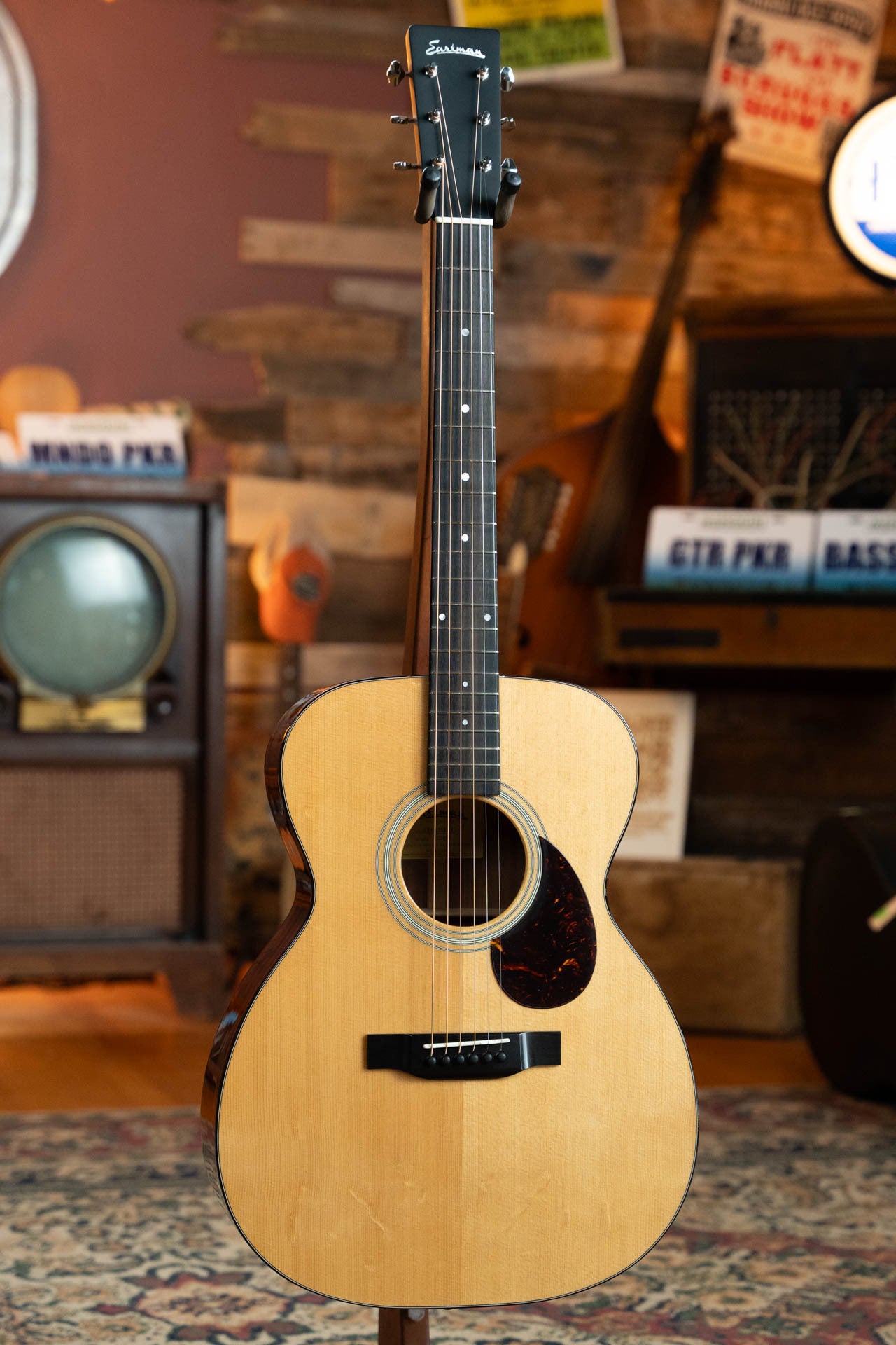 Eastman E6OM-TC Thermo-Cured Sitka/Mahogany Orchestra Model Acoustic Guitar #0735
