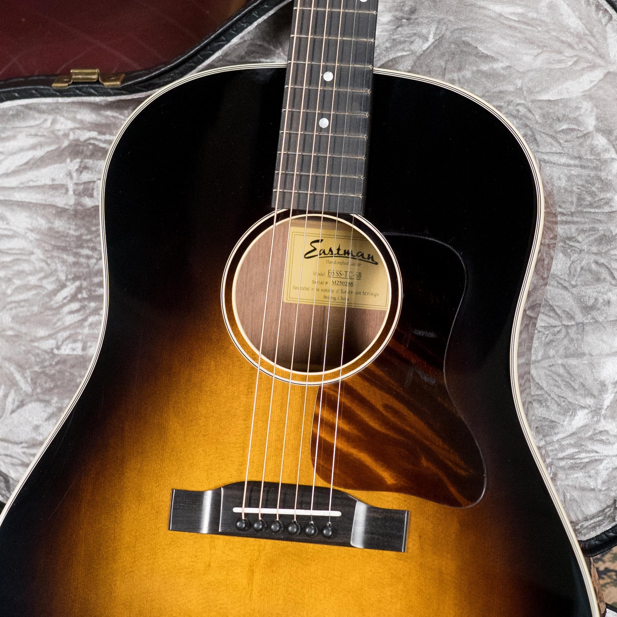 Eastman E6SS-TC-SB Thermo-Cured Sitka/Mahogany Sunburst Slope Shoulder Dreadnought Acoustic Guitar #2865