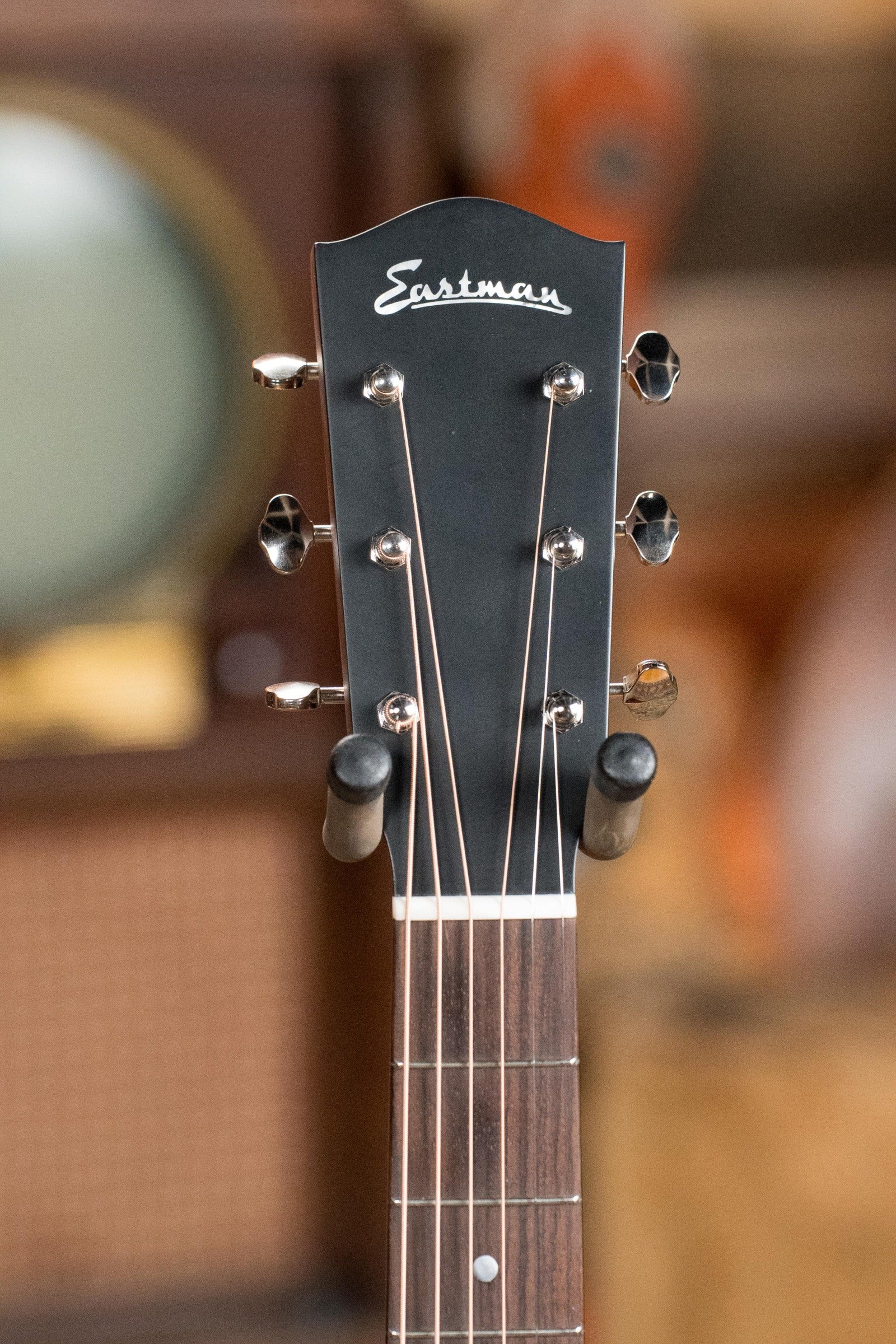 Eastman E6-LGSS-TC-SB Thermo-Cured Sitka/Mahogany LG-Style Slope Shoulder Sunburst Acoustic Guitar #9354