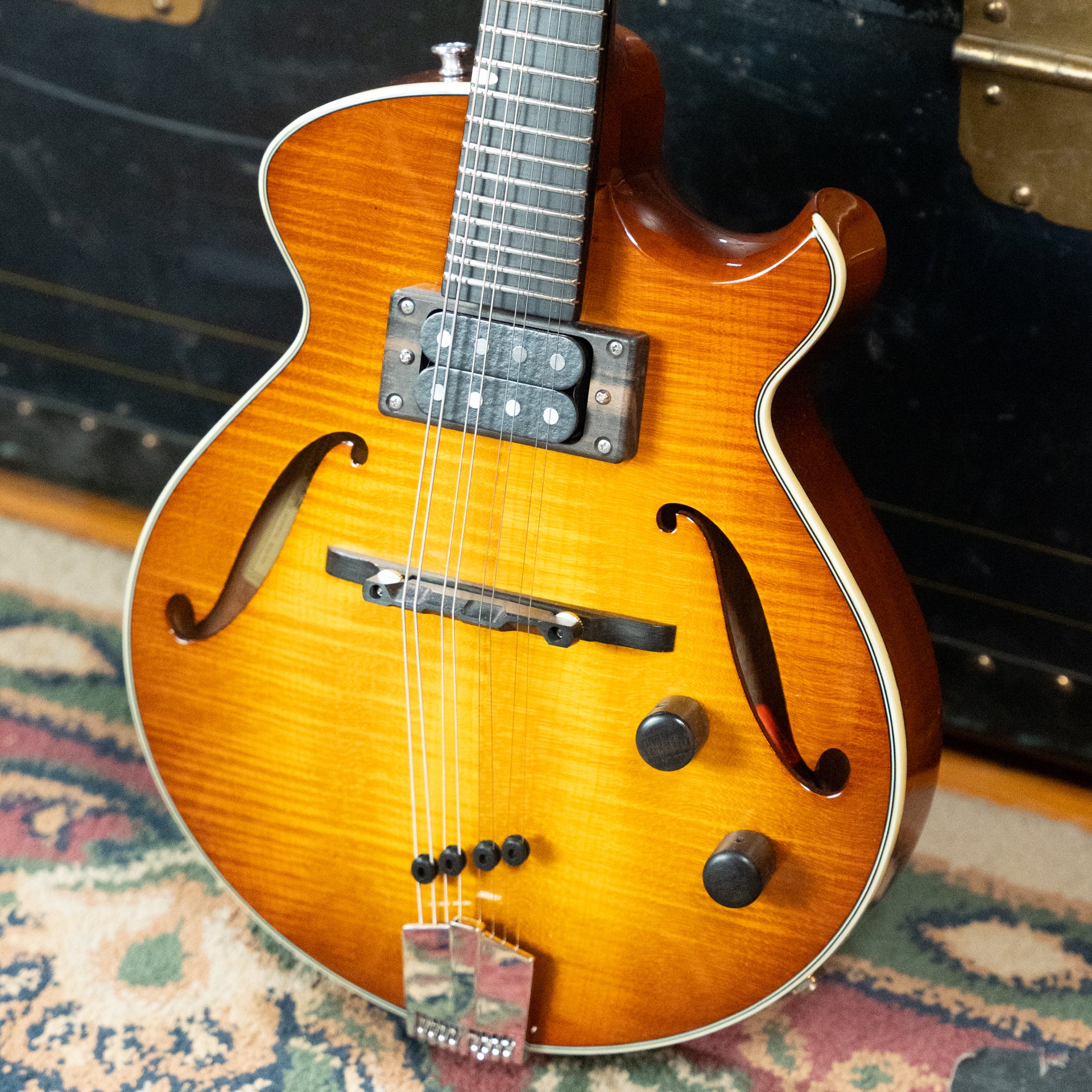 Eastman ER-M-GB El Ray Electric Goldburst Mandolin w/Lollar Humbucker Pickup #3028