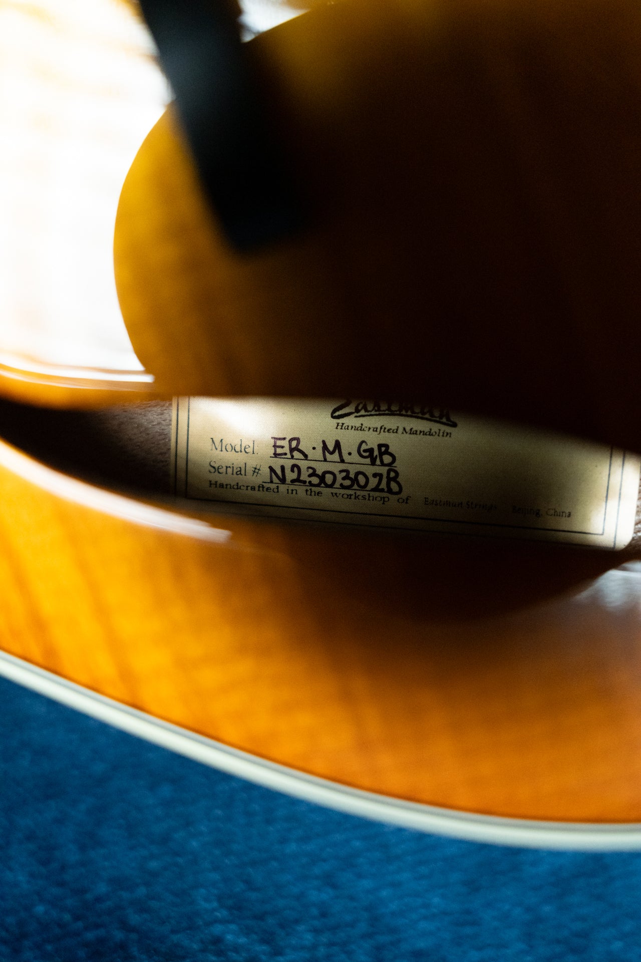 Eastman ER-M-GB El Ray Electric Goldburst Mandolin w/Lollar Humbucker Pickup #3028