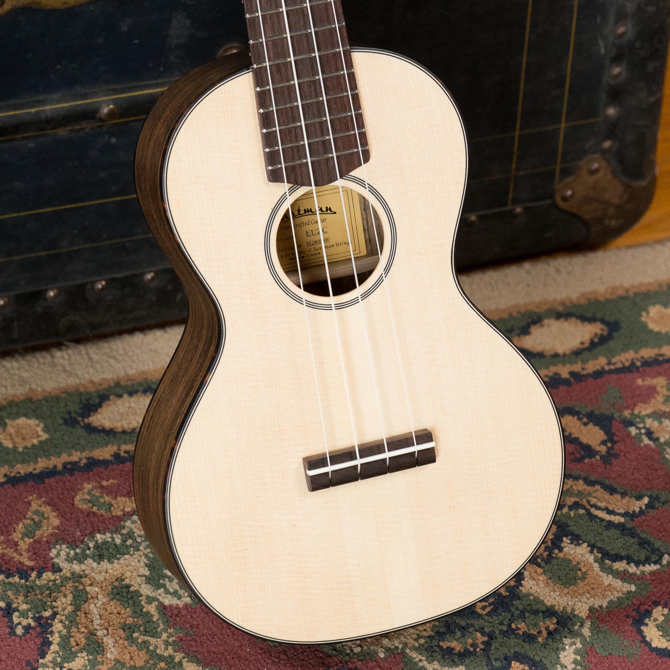 Eastman EU2-C Sitka/Ovangkol Concert Ukulele #6800