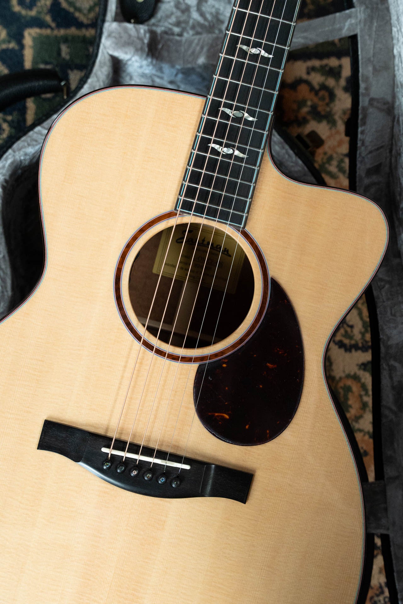 Eastman L-OMCE-QS Luthier Series Cutaway European Spruce/Quilted Sapele Orchestra Model Guitar w/LR Baggs Pickup #2808