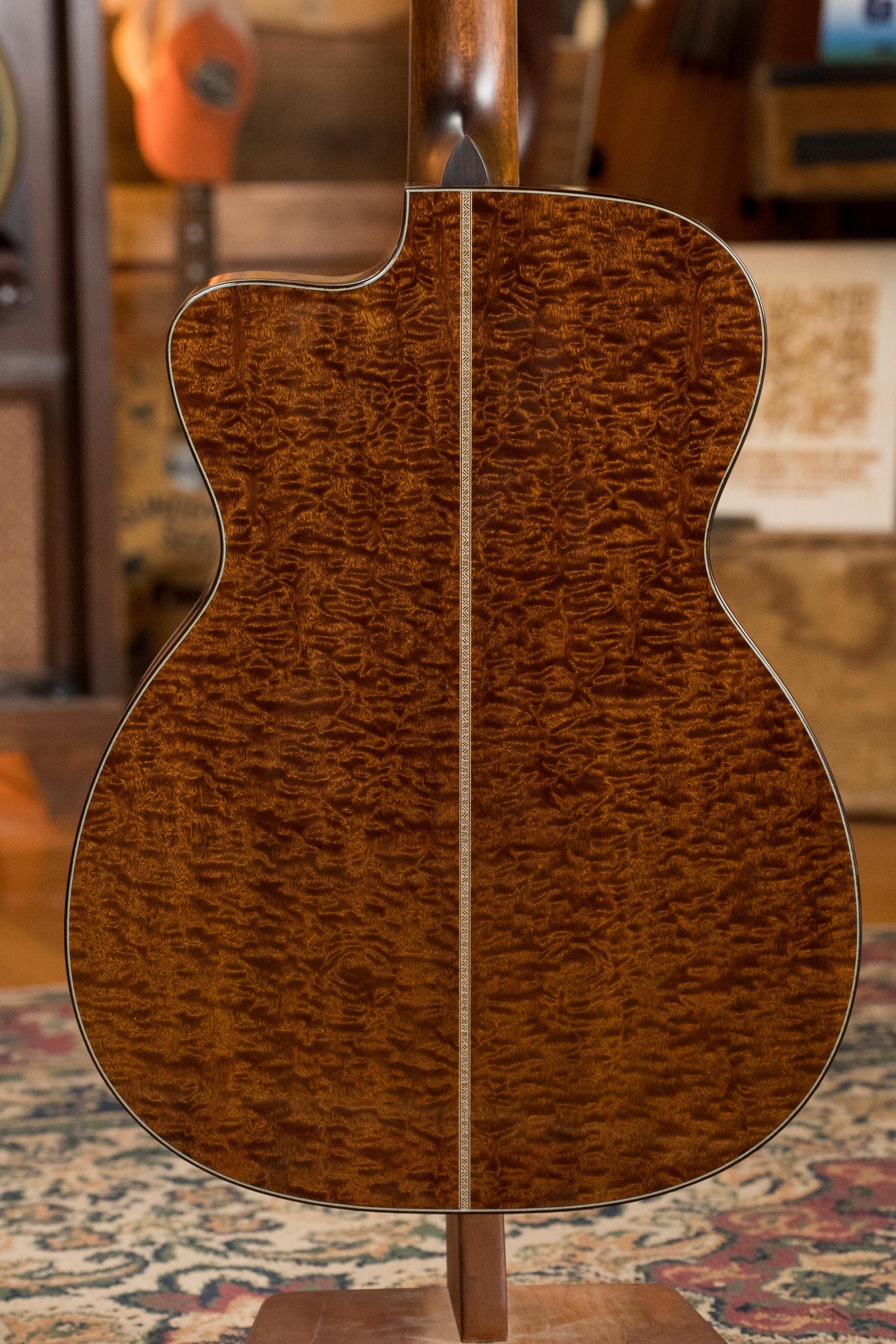 Eastman L-OMCE-QS Luthier Series Cutaway European Spruce/Quilted Sapele Orchestra Model Guitar w/LR Baggs Pickup #2812